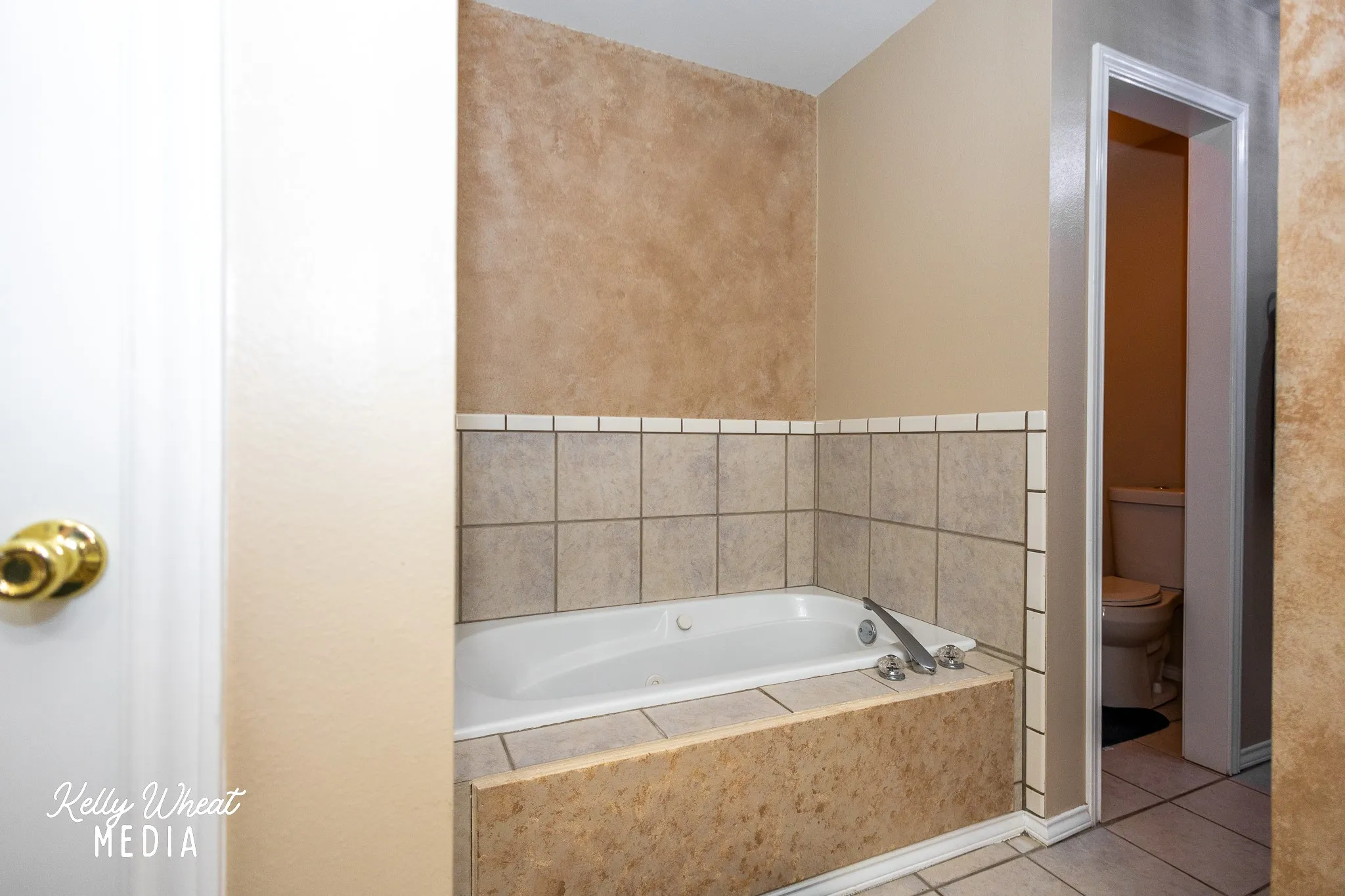 Single Family Residence For Sale in Tom Green County , 7602 Aspen Avenue, San Angelo, Texas 76904, 3 Bedroom, 2 Bathroom, 2 Garage spaces, 1,571 Sqft, built in 1999, mls#21373392, Real Estate Agent in San Angelo, Homes For Sale in Tom Green county, Homes For Sale in San Angelo, Realtor in San Angelo Texas, Real Estate Brokerage Independent Realty Texas, Luminita Cordes Realtor