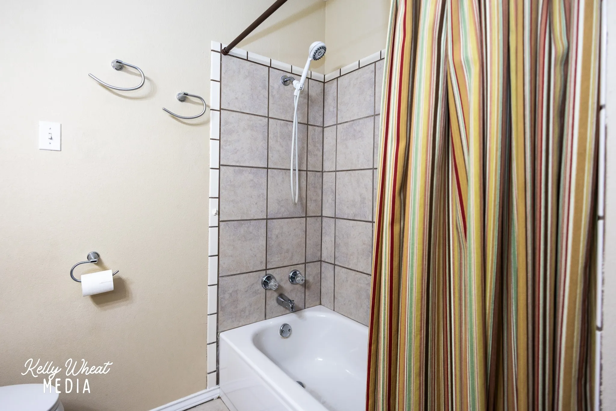 Single Family Residence For Sale in Tom Green County , 7602 Aspen Avenue, San Angelo, Texas 76904, 3 Bedroom, 2 Bathroom, 2 Garage spaces, 1,571 Sqft, built in 1999, mls#21373392, Real Estate Agent in San Angelo, Homes For Sale in Tom Green county, Homes For Sale in San Angelo, Realtor in San Angelo Texas, Real Estate Brokerage Independent Realty Texas, Luminita Cordes Realtor
