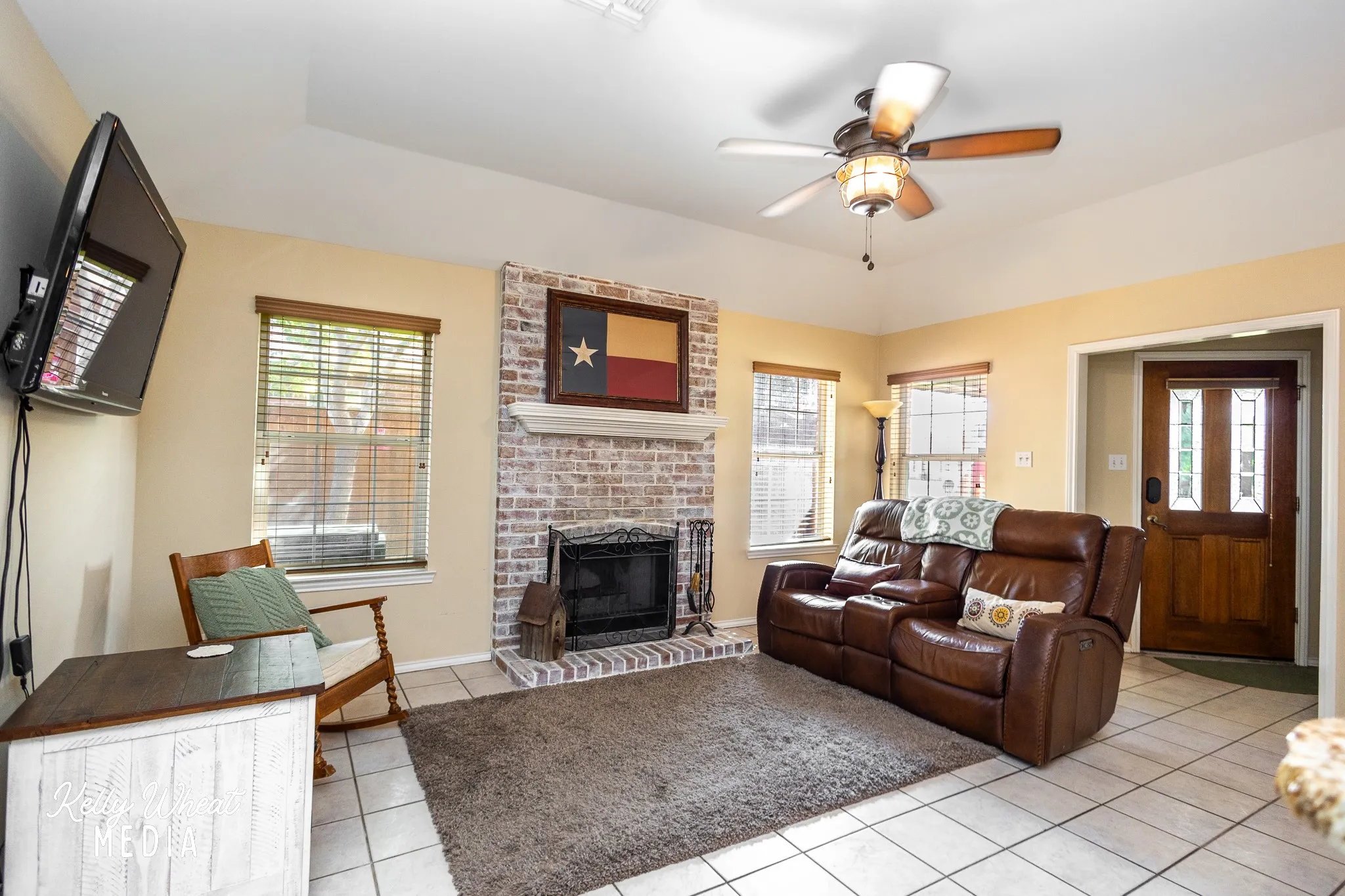 Single Family Residence For Sale in Tom Green County , 7602 Aspen Avenue, San Angelo, Texas 76904, 3 Bedroom, 2 Bathroom, 2 Garage spaces, 1,571 Sqft, built in 1999, mls#21373392, Real Estate Agent in San Angelo, Homes For Sale in Tom Green county, Homes For Sale in San Angelo, Realtor in San Angelo Texas, Real Estate Brokerage Independent Realty Texas, Luminita Cordes Realtor