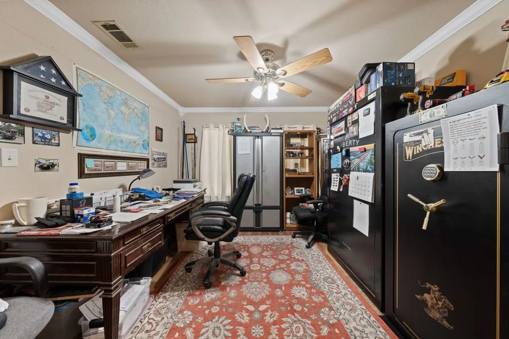 Crown molding details with a ceiling fan