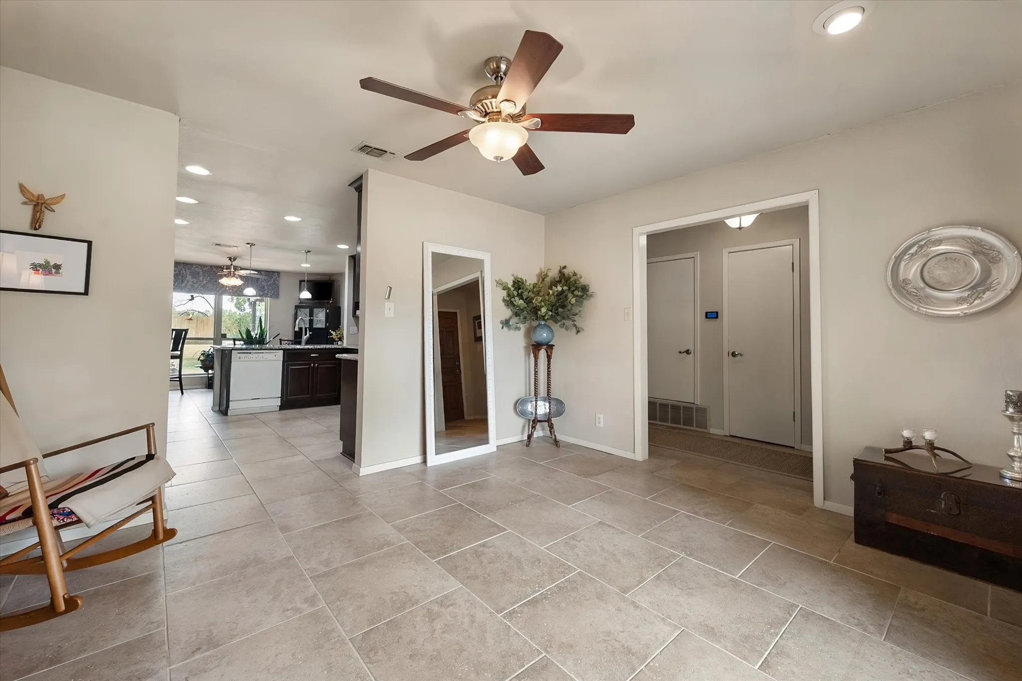 Single Family Residence For Sale in Tarrant County , 1032 E Enon Avenue, Everman, Texas 76140, 4 Bedroom, 2 Bathroom, 2 Garage spaces, 2,345 Sqft, built in 1978, mls#21371310, Real Estate Agent in Everman, Homes For Sale in Tarrant county, Homes For Sale in Everman, Realtor in Everman Texas, Real Estate Brokerage Independent Realty Texas, Luminita Cordes Realtor