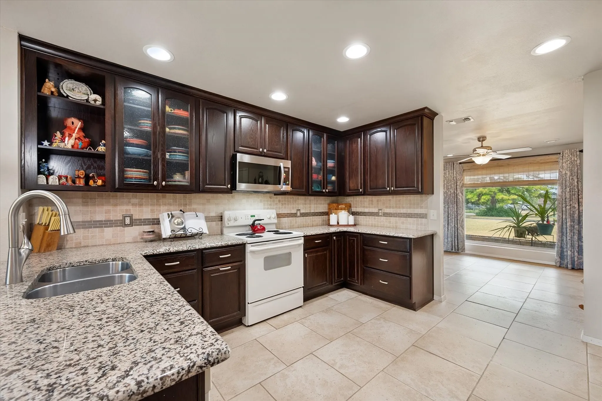 Single Family Residence For Sale in Tarrant County , 1032 E Enon Avenue, Everman, Texas 76140, 4 Bedroom, 2 Bathroom, 2 Garage spaces, 2,345 Sqft, built in 1978, mls#21371310, Real Estate Agent in Everman, Homes For Sale in Tarrant county, Homes For Sale in Everman, Realtor in Everman Texas, Real Estate Brokerage Independent Realty Texas, Luminita Cordes Realtor
