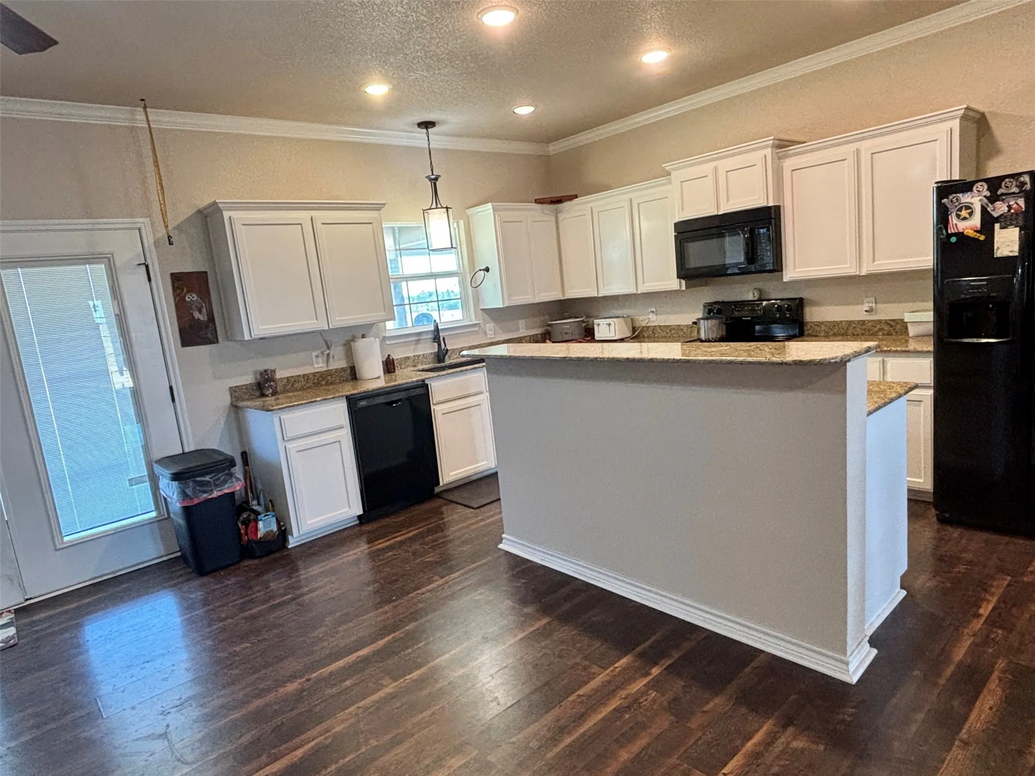 Single Family Residence For Sale in Coryell County , 3740 County Road 127, Gatesville, Texas 76528, 3 Bedroom, 2 Bathroom, Garage spaces, 1,716 Sqft, built in 2017, mls#21371970, Real Estate Agent in Gatesville, Homes For Sale in Coryell county, Homes For Sale in Gatesville, Realtor in Gatesville Texas, Real Estate Brokerage Independent Realty Texas, Luminita Cordes Realtor