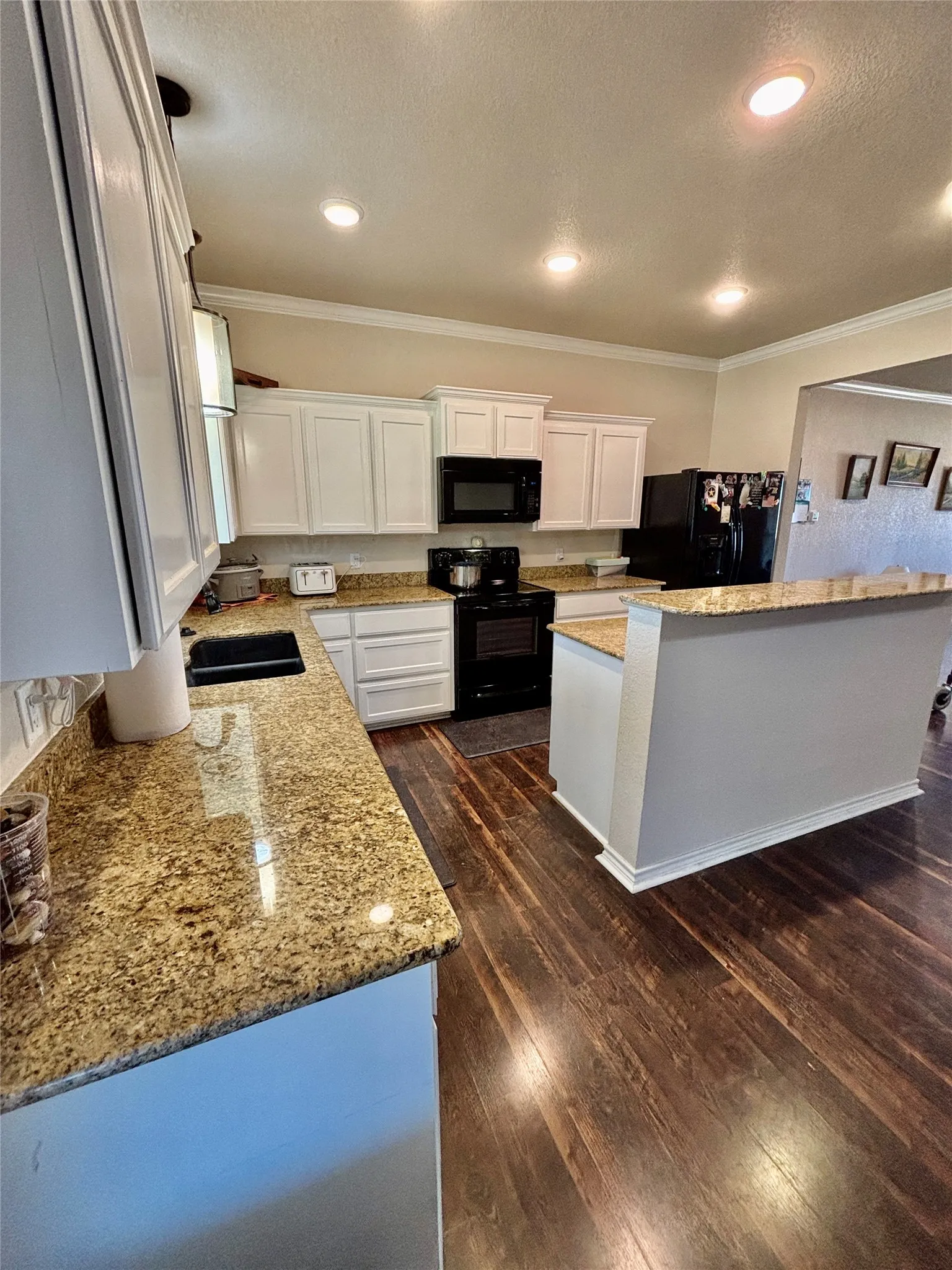 Single Family Residence For Sale in Coryell County , 3740 County Road 127, Gatesville, Texas 76528, 3 Bedroom, 2 Bathroom, Garage spaces, 1,716 Sqft, built in 2017, mls#21371970, Real Estate Agent in Gatesville, Homes For Sale in Coryell county, Homes For Sale in Gatesville, Realtor in Gatesville Texas, Real Estate Brokerage Independent Realty Texas, Luminita Cordes Realtor