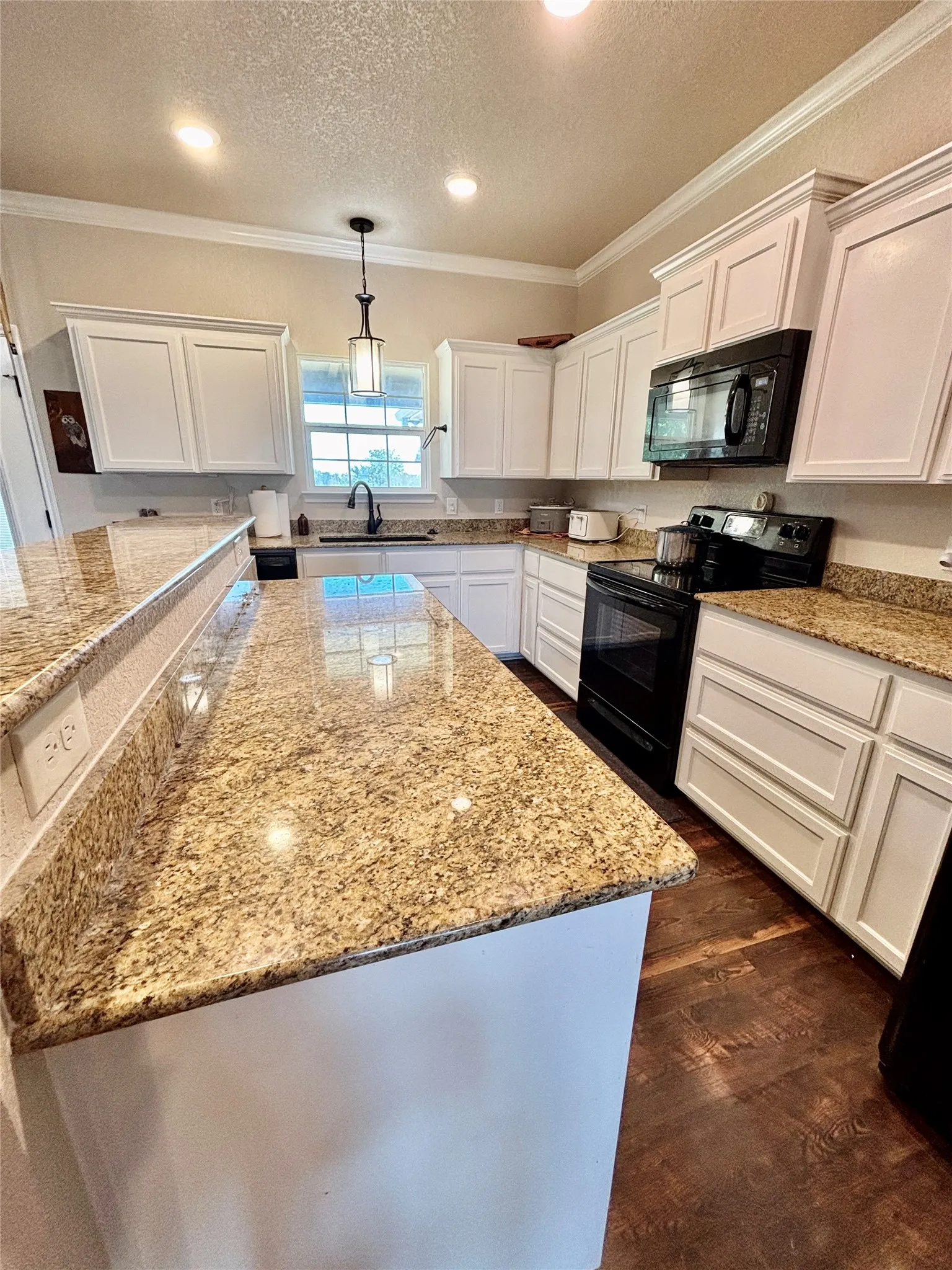 Single Family Residence For Sale in Coryell County , 3740 County Road 127, Gatesville, Texas 76528, 3 Bedroom, 2 Bathroom, Garage spaces, 1,716 Sqft, built in 2017, mls#21371970, Real Estate Agent in Gatesville, Homes For Sale in Coryell county, Homes For Sale in Gatesville, Realtor in Gatesville Texas, Real Estate Brokerage Independent Realty Texas, Luminita Cordes Realtor