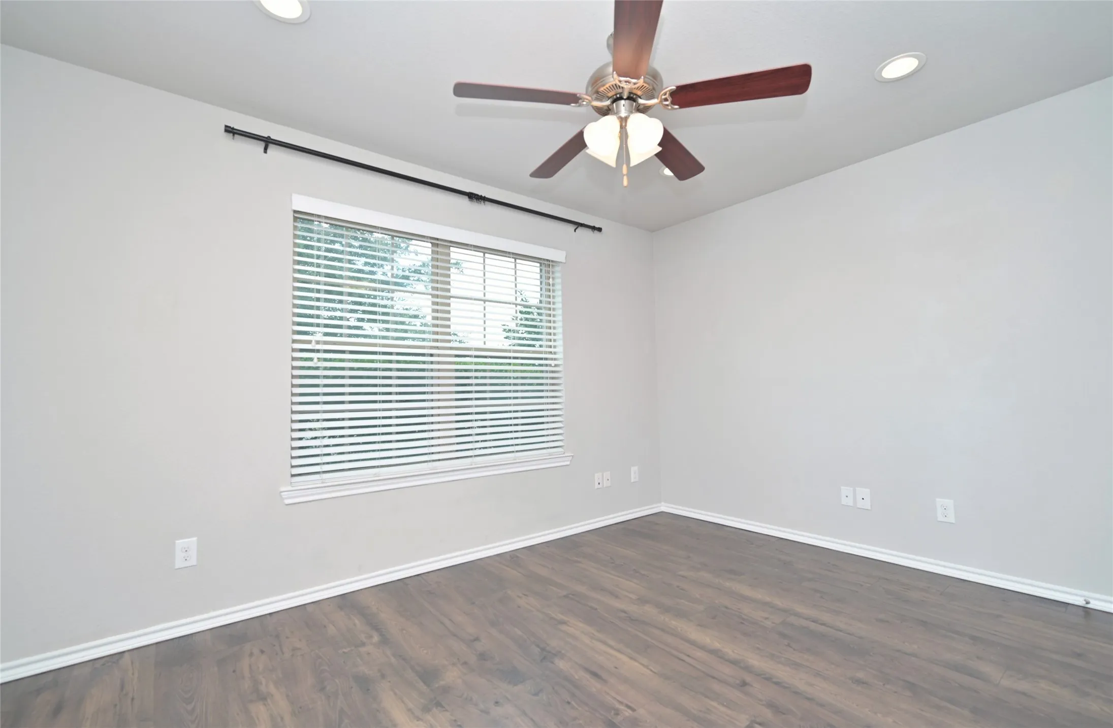 Single Family Residence For Sale in Tarrant County , 9212 Glen Mills Trail, Fort Worth, Texas 76179, 3 Bedroom, 2 Bathroom, 2 Garage spaces, 1,882 Sqft, built in 2017, mls#21360632, Real Estate Agent in Fort Worth, Homes For Sale in Tarrant county, Homes For Sale in Fort Worth, Realtor in Fort Worth Texas, Real Estate Brokerage Independent Realty Texas, Luminita Cordes Realtor