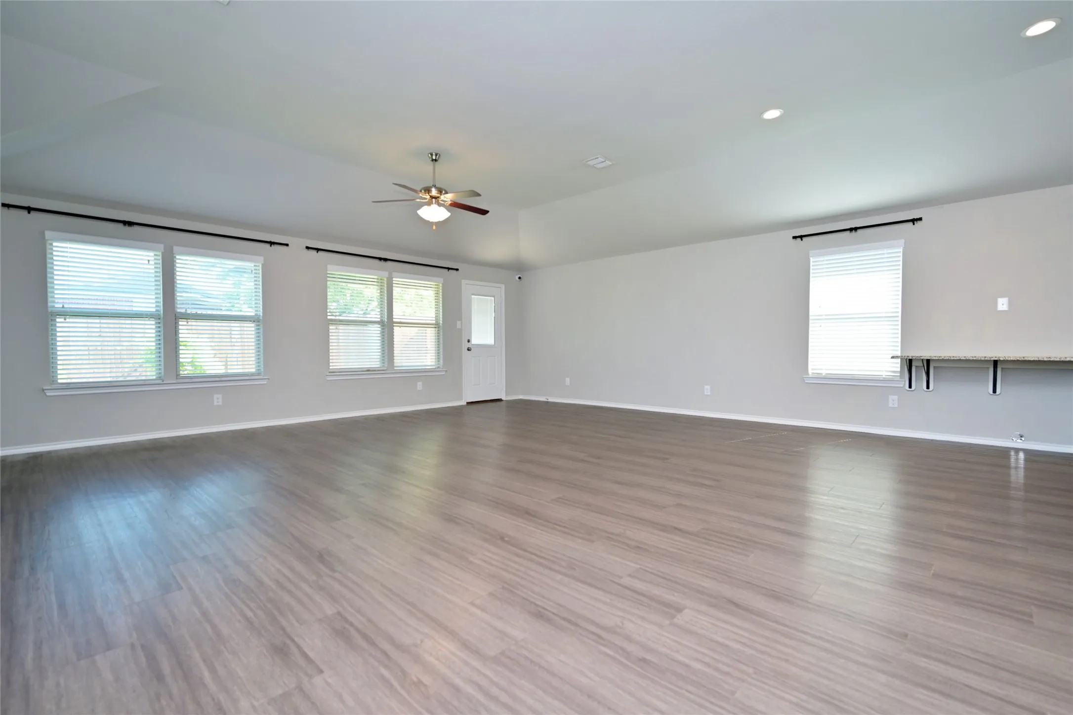 Single Family Residence For Sale in Tarrant County , 9212 Glen Mills Trail, Fort Worth, Texas 76179, 3 Bedroom, 2 Bathroom, 2 Garage spaces, 1,882 Sqft, built in 2017, mls#21360632, Real Estate Agent in Fort Worth, Homes For Sale in Tarrant county, Homes For Sale in Fort Worth, Realtor in Fort Worth Texas, Real Estate Brokerage Independent Realty Texas, Luminita Cordes Realtor