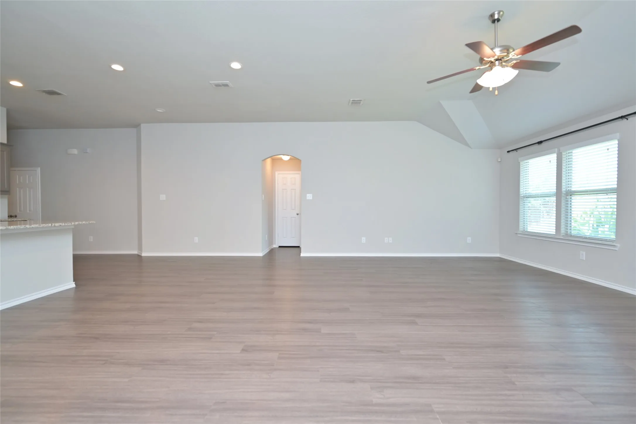 Single Family Residence For Sale in Tarrant County , 9212 Glen Mills Trail, Fort Worth, Texas 76179, 3 Bedroom, 2 Bathroom, 2 Garage spaces, 1,882 Sqft, built in 2017, mls#21360632, Real Estate Agent in Fort Worth, Homes For Sale in Tarrant county, Homes For Sale in Fort Worth, Realtor in Fort Worth Texas, Real Estate Brokerage Independent Realty Texas, Luminita Cordes Realtor