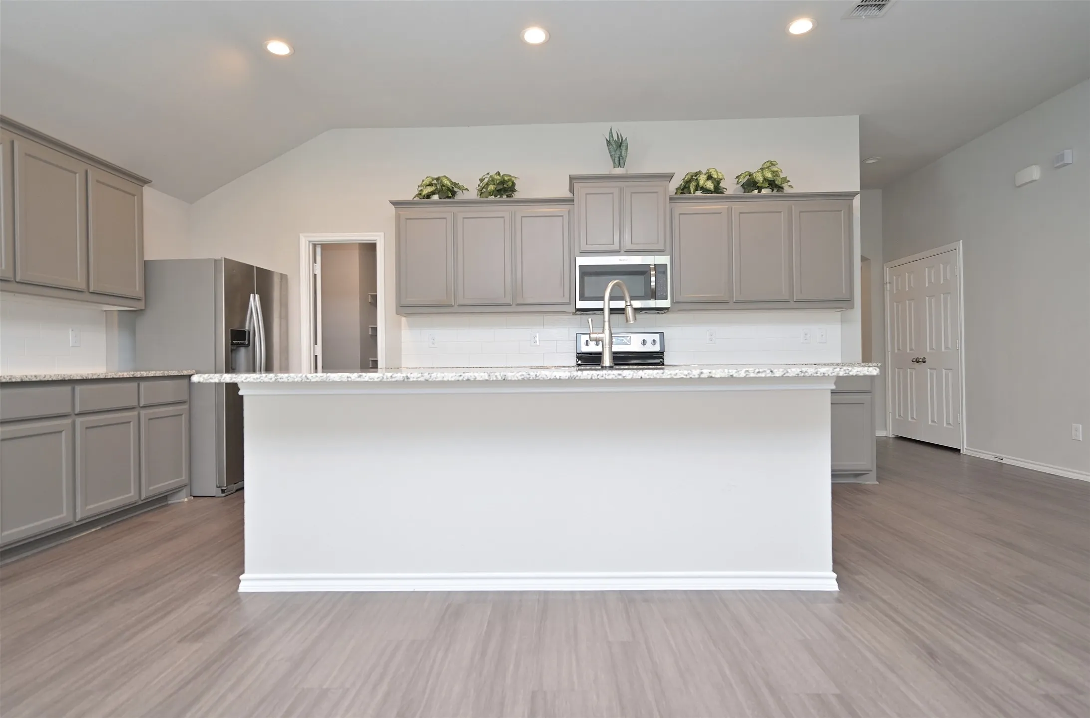 Single Family Residence For Sale in Tarrant County , 9212 Glen Mills Trail, Fort Worth, Texas 76179, 3 Bedroom, 2 Bathroom, 2 Garage spaces, 1,882 Sqft, built in 2017, mls#21360632, Real Estate Agent in Fort Worth, Homes For Sale in Tarrant county, Homes For Sale in Fort Worth, Realtor in Fort Worth Texas, Real Estate Brokerage Independent Realty Texas, Luminita Cordes Realtor