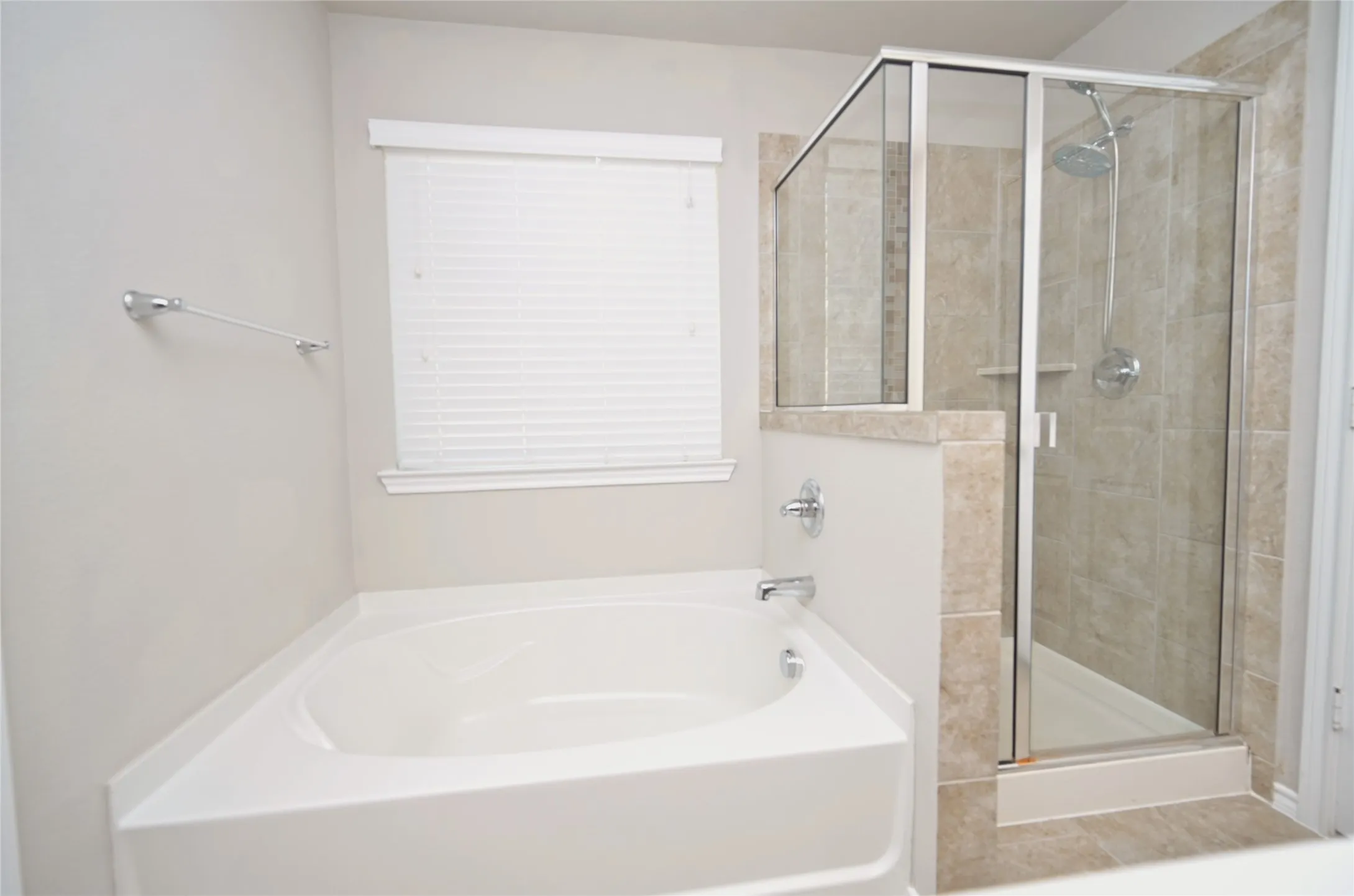 Single Family Residence For Sale in Tarrant County , 9212 Glen Mills Trail, Fort Worth, Texas 76179, 3 Bedroom, 2 Bathroom, 2 Garage spaces, 1,882 Sqft, built in 2017, mls#21360632, Real Estate Agent in Fort Worth, Homes For Sale in Tarrant county, Homes For Sale in Fort Worth, Realtor in Fort Worth Texas, Real Estate Brokerage Independent Realty Texas, Luminita Cordes Realtor