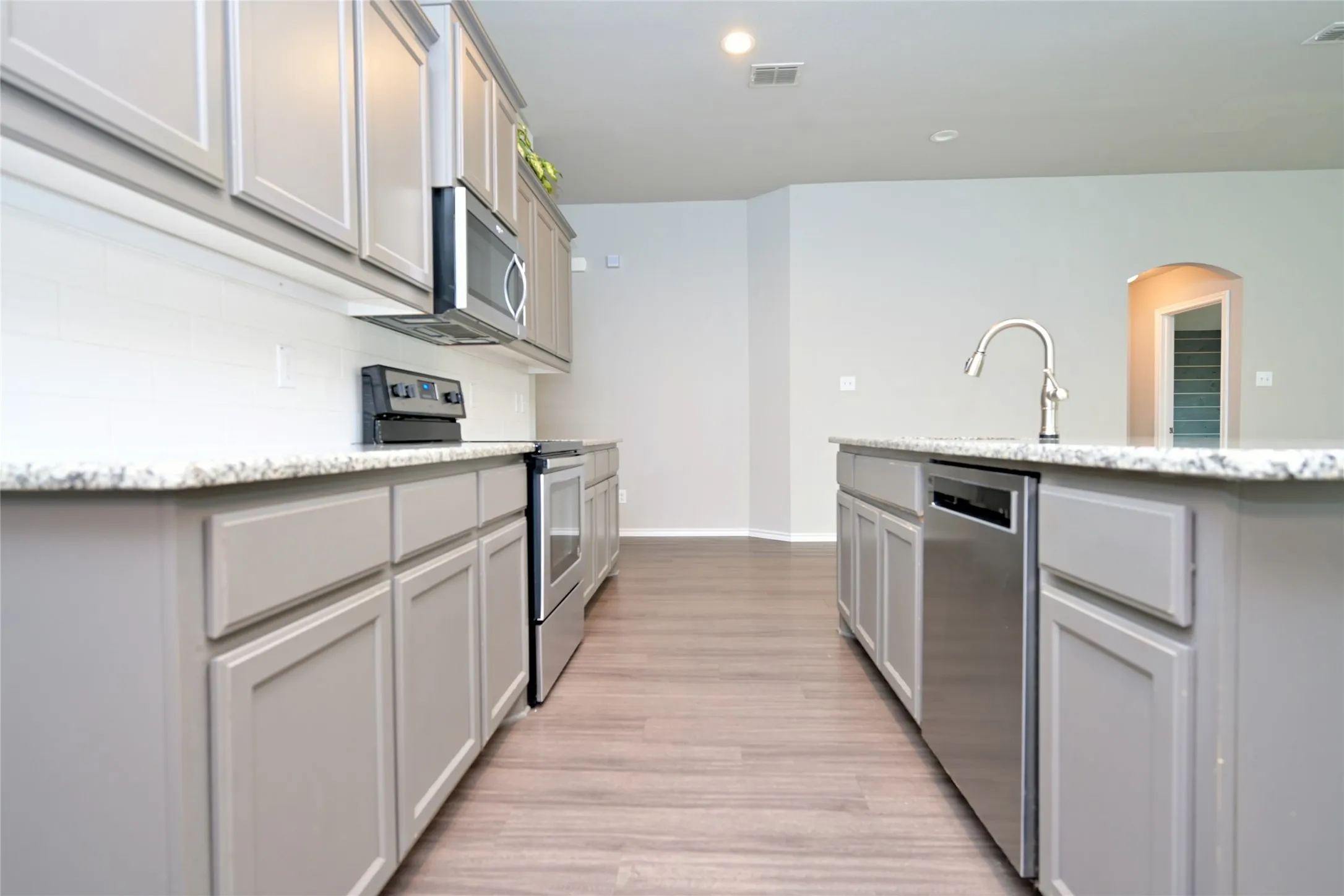 Single Family Residence For Sale in Tarrant County , 9212 Glen Mills Trail, Fort Worth, Texas 76179, 3 Bedroom, 2 Bathroom, 2 Garage spaces, 1,882 Sqft, built in 2017, mls#21360632, Real Estate Agent in Fort Worth, Homes For Sale in Tarrant county, Homes For Sale in Fort Worth, Realtor in Fort Worth Texas, Real Estate Brokerage Independent Realty Texas, Luminita Cordes Realtor
