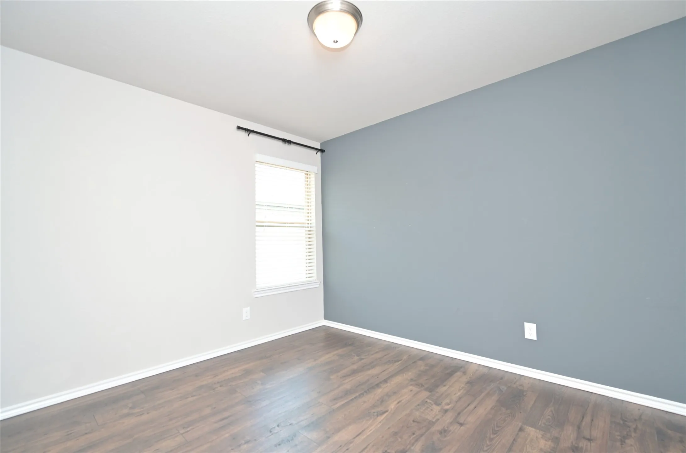 Single Family Residence For Sale in Tarrant County , 9212 Glen Mills Trail, Fort Worth, Texas 76179, 3 Bedroom, 2 Bathroom, 2 Garage spaces, 1,882 Sqft, built in 2017, mls#21360632, Real Estate Agent in Fort Worth, Homes For Sale in Tarrant county, Homes For Sale in Fort Worth, Realtor in Fort Worth Texas, Real Estate Brokerage Independent Realty Texas, Luminita Cordes Realtor
