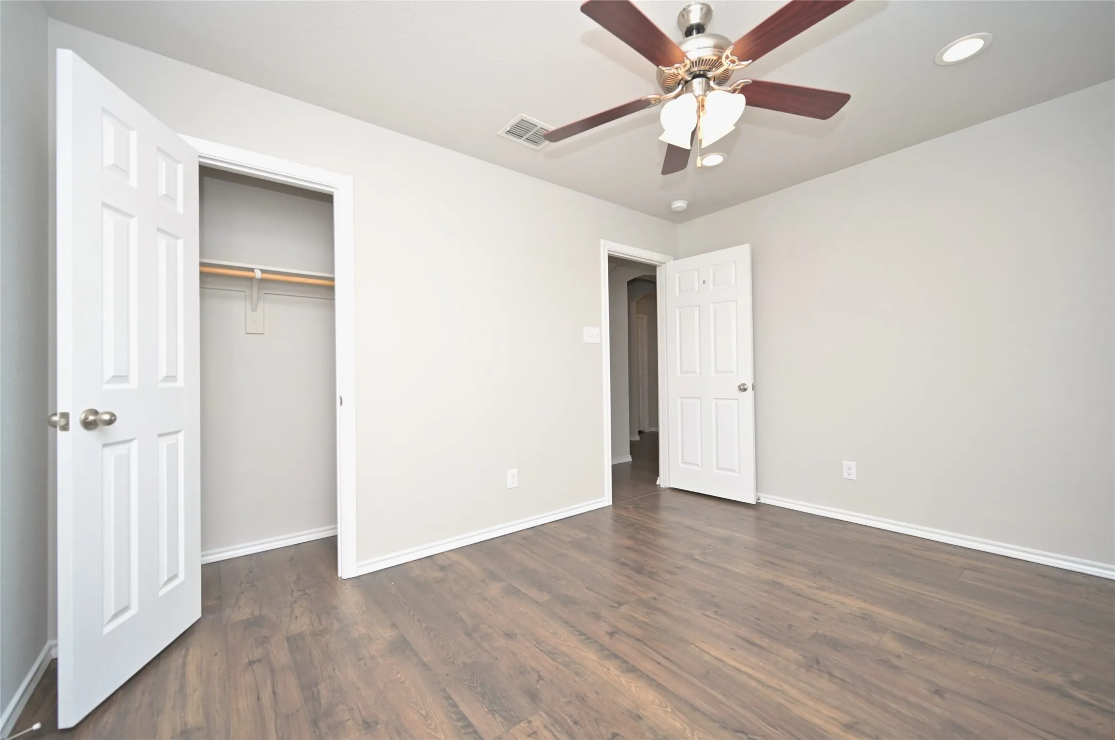 Single Family Residence For Sale in Tarrant County , 9212 Glen Mills Trail, Fort Worth, Texas 76179, 3 Bedroom, 2 Bathroom, 2 Garage spaces, 1,882 Sqft, built in 2017, mls#21360632, Real Estate Agent in Fort Worth, Homes For Sale in Tarrant county, Homes For Sale in Fort Worth, Realtor in Fort Worth Texas, Real Estate Brokerage Independent Realty Texas, Luminita Cordes Realtor