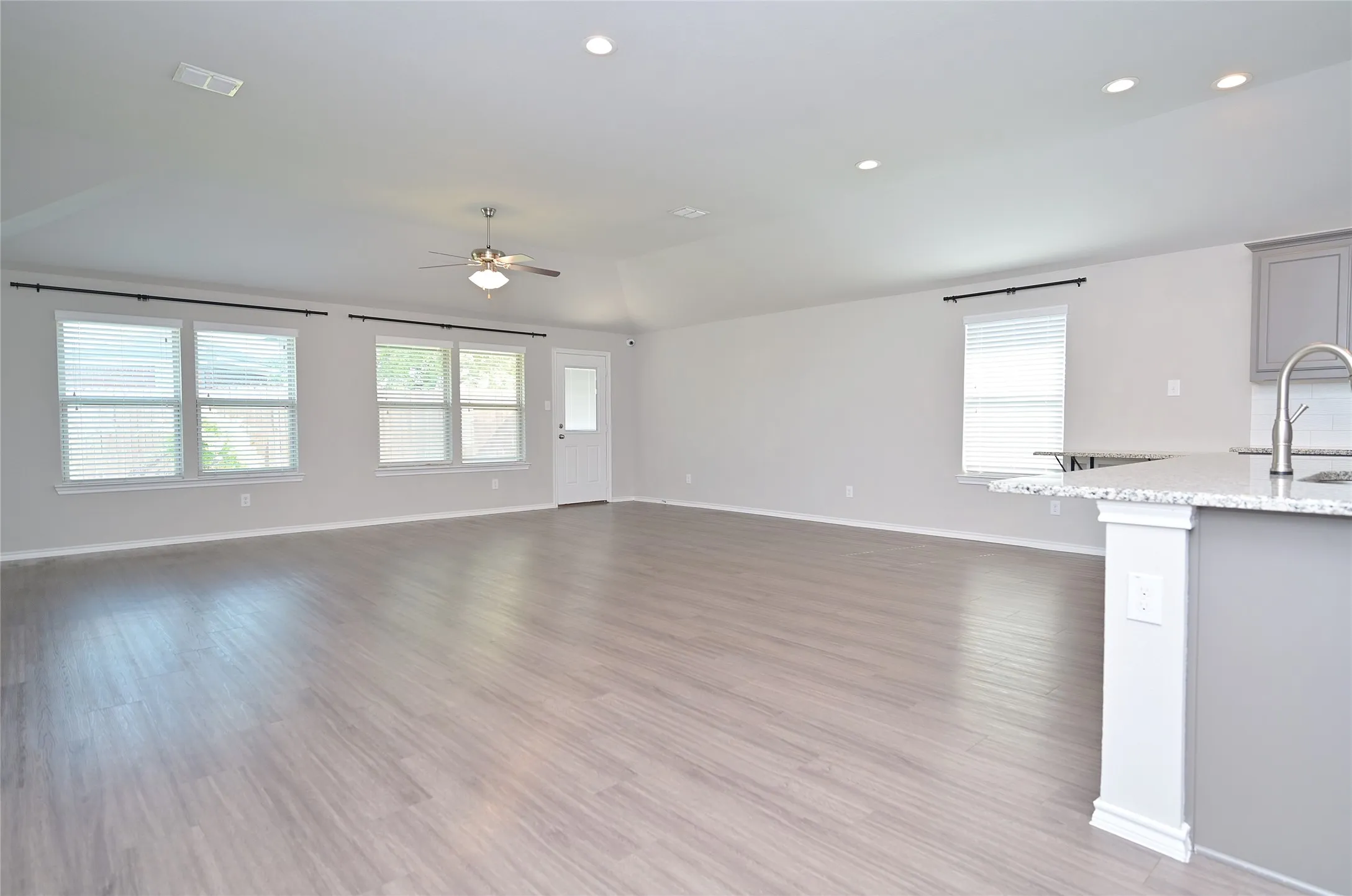Single Family Residence For Sale in Tarrant County , 9212 Glen Mills Trail, Fort Worth, Texas 76179, 3 Bedroom, 2 Bathroom, 2 Garage spaces, 1,882 Sqft, built in 2017, mls#21360632, Real Estate Agent in Fort Worth, Homes For Sale in Tarrant county, Homes For Sale in Fort Worth, Realtor in Fort Worth Texas, Real Estate Brokerage Independent Realty Texas, Luminita Cordes Realtor
