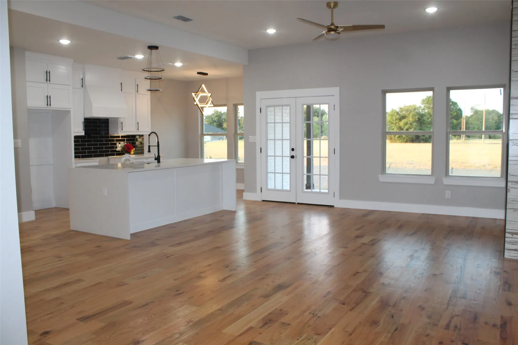 Single Family Residence For Sale in Henderson County , 113 Scenic Road, Trinidad, Texas 75163, 3 Bedroom, 2 Bathroom, 2 Garage spaces, 1,796 Sqft, built in 2026, mls#21373408, Real Estate Agent in Trinidad, Homes For Sale in Henderson county, Homes For Sale in Trinidad, Realtor in Trinidad Texas, Real Estate Brokerage Independent Realty Texas, Luminita Cordes Realtor