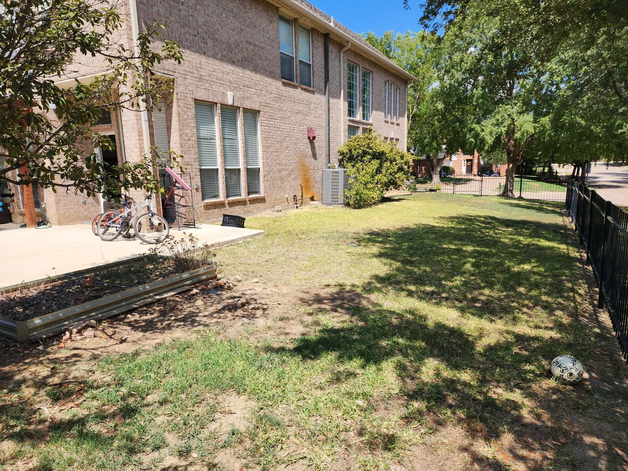 Single Family Residence For Rent in Dallas County , 7701 Brookview Court, Irving, Texas 75063, 3 Bedroom, 4 Bathroom, 2 Garage spaces, 2,829 Sqft, built in 1999, mls#21373413, Real Estate Agent in Irving, Homes For Rent in Dallas county, Homes For Rent in Irving, Realtor in Irving Texas, Real Estate Brokerage Independent Realty Texas, Luminita Cordes Realtor