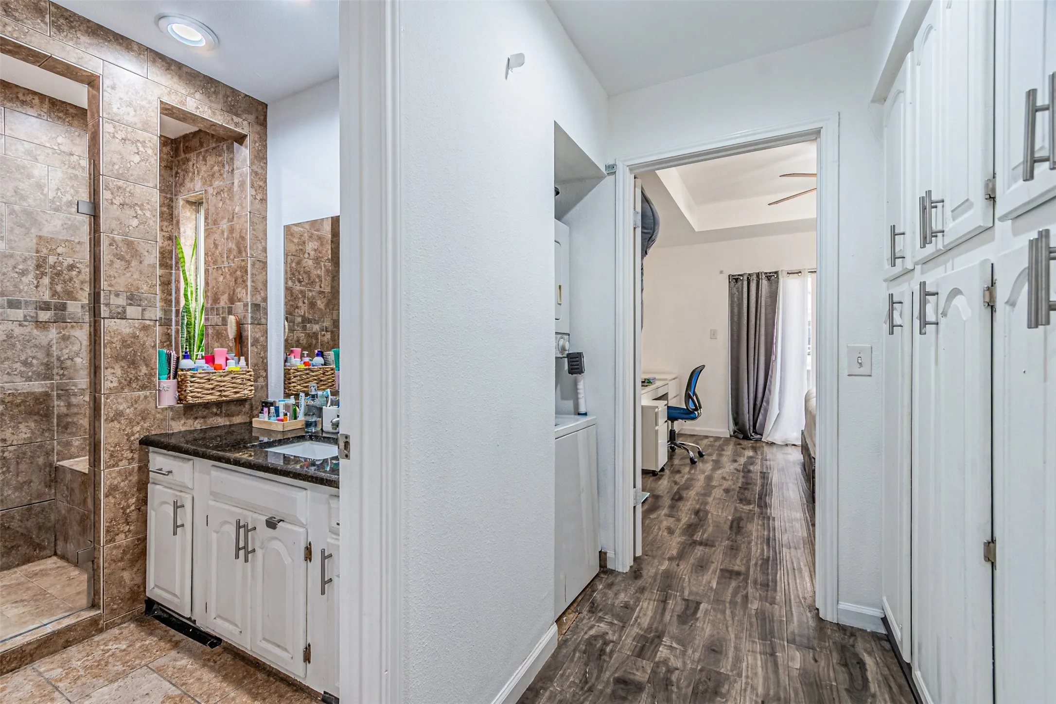 Condominium For Rent in Dallas County , 5100 Verde Valley Lane 107, Dallas, Texas 75254, 2 Bedroom, 2 Bathroom, Garage spaces, 1,013 Sqft, built in 1982, mls#21373420, Real Estate Agent in Dallas, Homes For Rent in Dallas county, Homes For Rent in Dallas, Realtor in Dallas Texas, Real Estate Brokerage Independent Realty Texas, Luminita Cordes Realtor