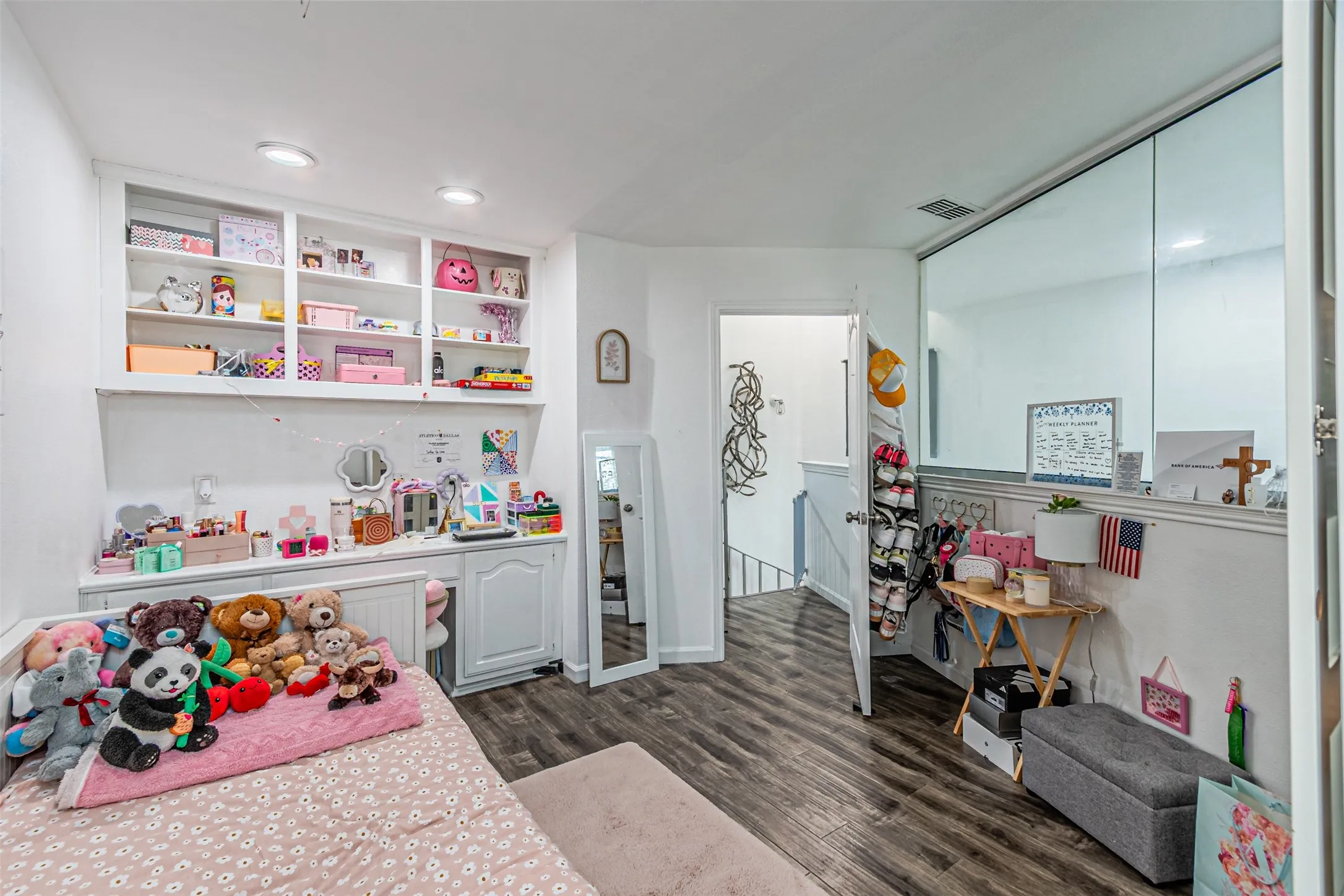 Condominium For Rent in Dallas County , 5100 Verde Valley Lane 107, Dallas, Texas 75254, 2 Bedroom, 2 Bathroom, Garage spaces, 1,013 Sqft, built in 1982, mls#21373420, Real Estate Agent in Dallas, Homes For Rent in Dallas county, Homes For Rent in Dallas, Realtor in Dallas Texas, Real Estate Brokerage Independent Realty Texas, Luminita Cordes Realtor