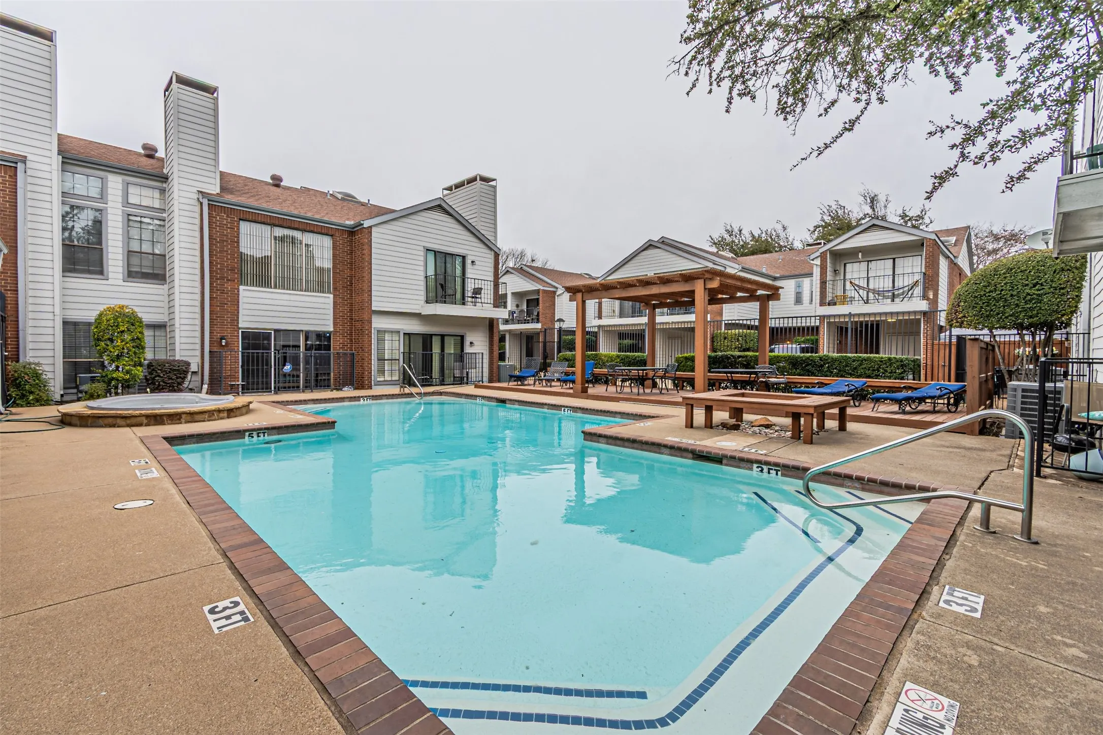 Condominium For Rent in Dallas County , 5100 Verde Valley Lane 107, Dallas, Texas 75254, 2 Bedroom, 2 Bathroom, Garage spaces, 1,013 Sqft, built in 1982, mls#21373420, Real Estate Agent in Dallas, Homes For Rent in Dallas county, Homes For Rent in Dallas, Realtor in Dallas Texas, Real Estate Brokerage Independent Realty Texas, Luminita Cordes Realtor