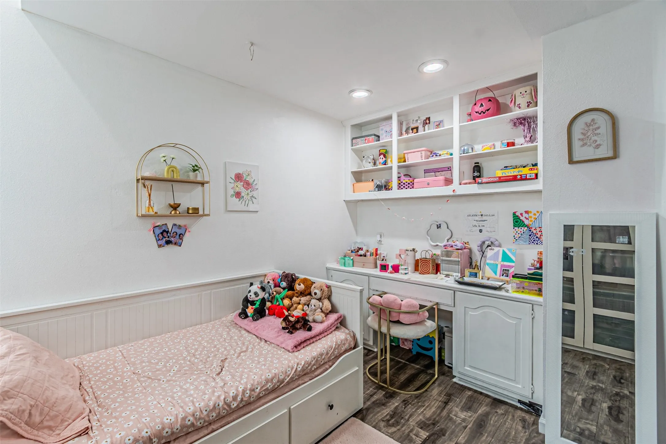 Condominium For Rent in Dallas County , 5100 Verde Valley Lane 107, Dallas, Texas 75254, 2 Bedroom, 2 Bathroom, Garage spaces, 1,013 Sqft, built in 1982, mls#21373420, Real Estate Agent in Dallas, Homes For Rent in Dallas county, Homes For Rent in Dallas, Realtor in Dallas Texas, Real Estate Brokerage Independent Realty Texas, Luminita Cordes Realtor