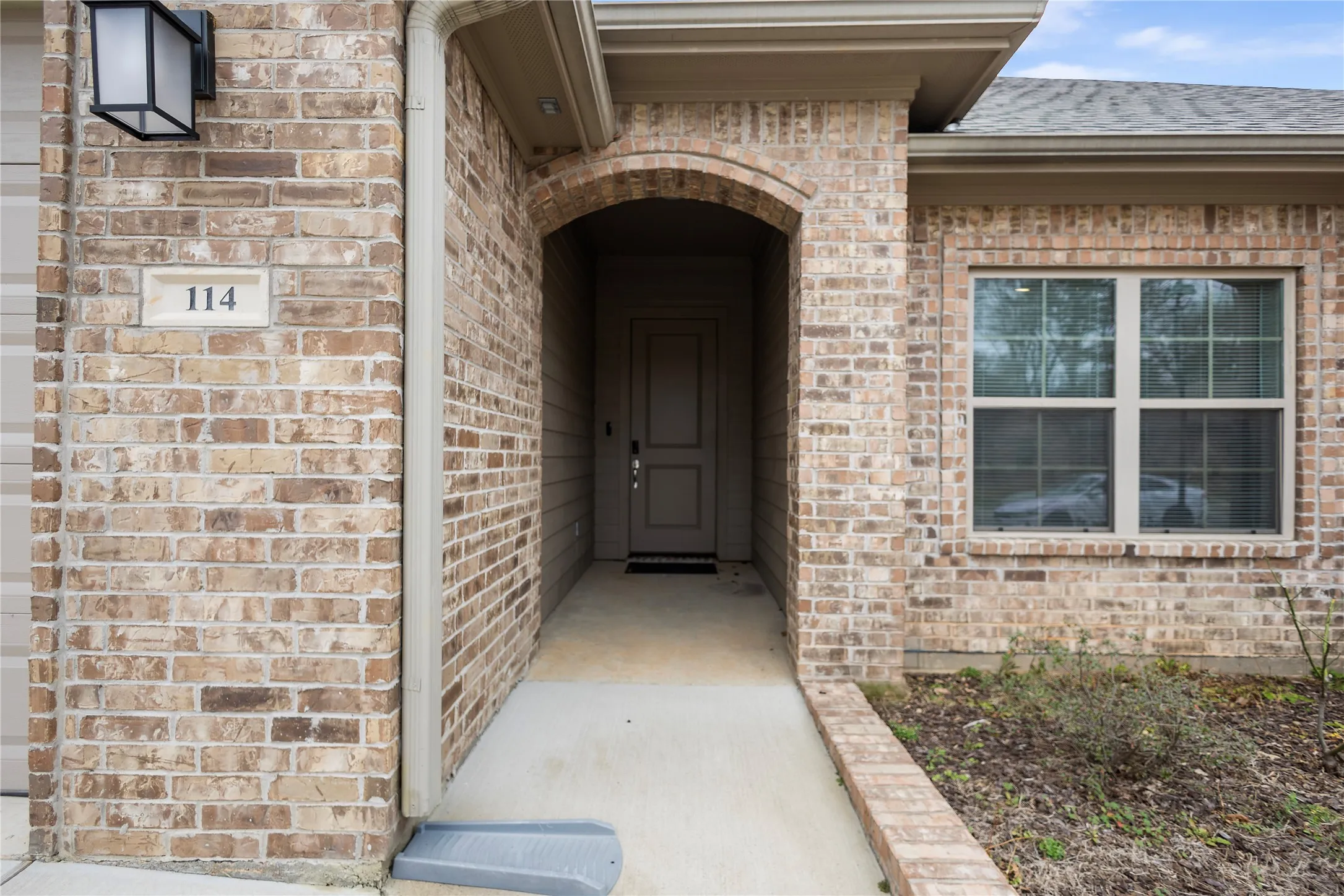 Single Family Residence For Sale in Smith County , 114 Rose Row, Winona, Texas 75792, 3 Bedroom, 2 Bathroom, 1 Garage spaces, 1,635 Sqft, built in 2022, mls#21373425, Real Estate Agent in Winona, Homes For Sale in Smith county, Homes For Sale in Winona, Realtor in Winona Texas, Real Estate Brokerage Independent Realty Texas, Luminita Cordes Realtor