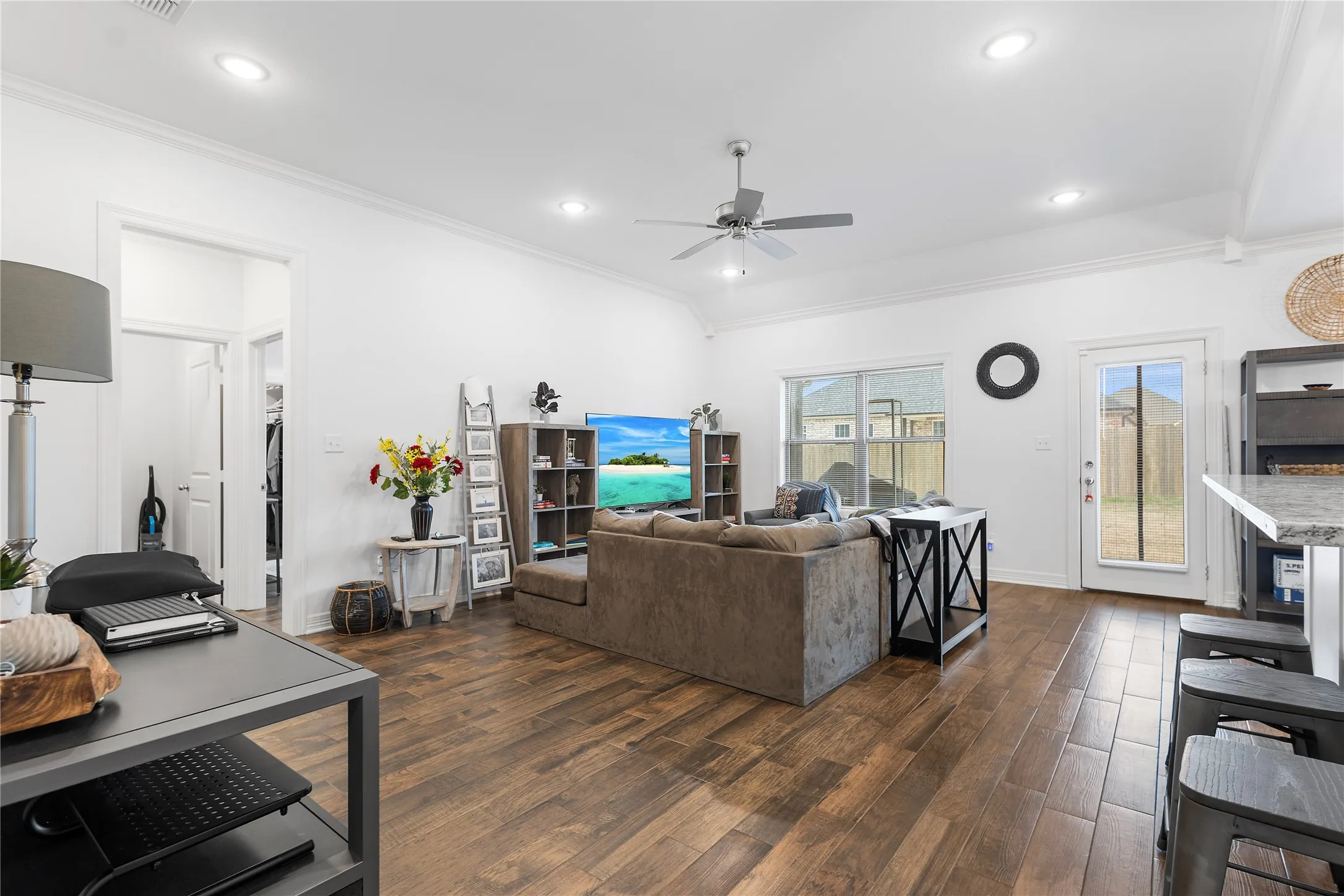 Single Family Residence For Sale in Smith County , 114 Rose Row, Winona, Texas 75792, 3 Bedroom, 2 Bathroom, 1 Garage spaces, 1,635 Sqft, built in 2022, mls#21373425, Real Estate Agent in Winona, Homes For Sale in Smith county, Homes For Sale in Winona, Realtor in Winona Texas, Real Estate Brokerage Independent Realty Texas, Luminita Cordes Realtor