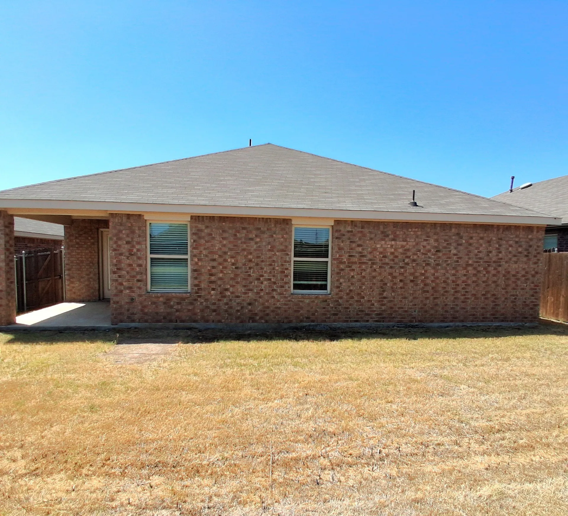 Single Family Residence For Sale in Hunt County , 2909 Shoemaker Drive, Josephine, Texas 75189, 4 Bedroom, 2 Bathroom, 2 Garage spaces, 1,917 Sqft, built in 2022, mls#21369727, Real Estate Agent in Josephine, Homes For Sale in Hunt county, Homes For Sale in Josephine, Realtor in Josephine Texas, Real Estate Brokerage Independent Realty Texas, Luminita Cordes Realtor