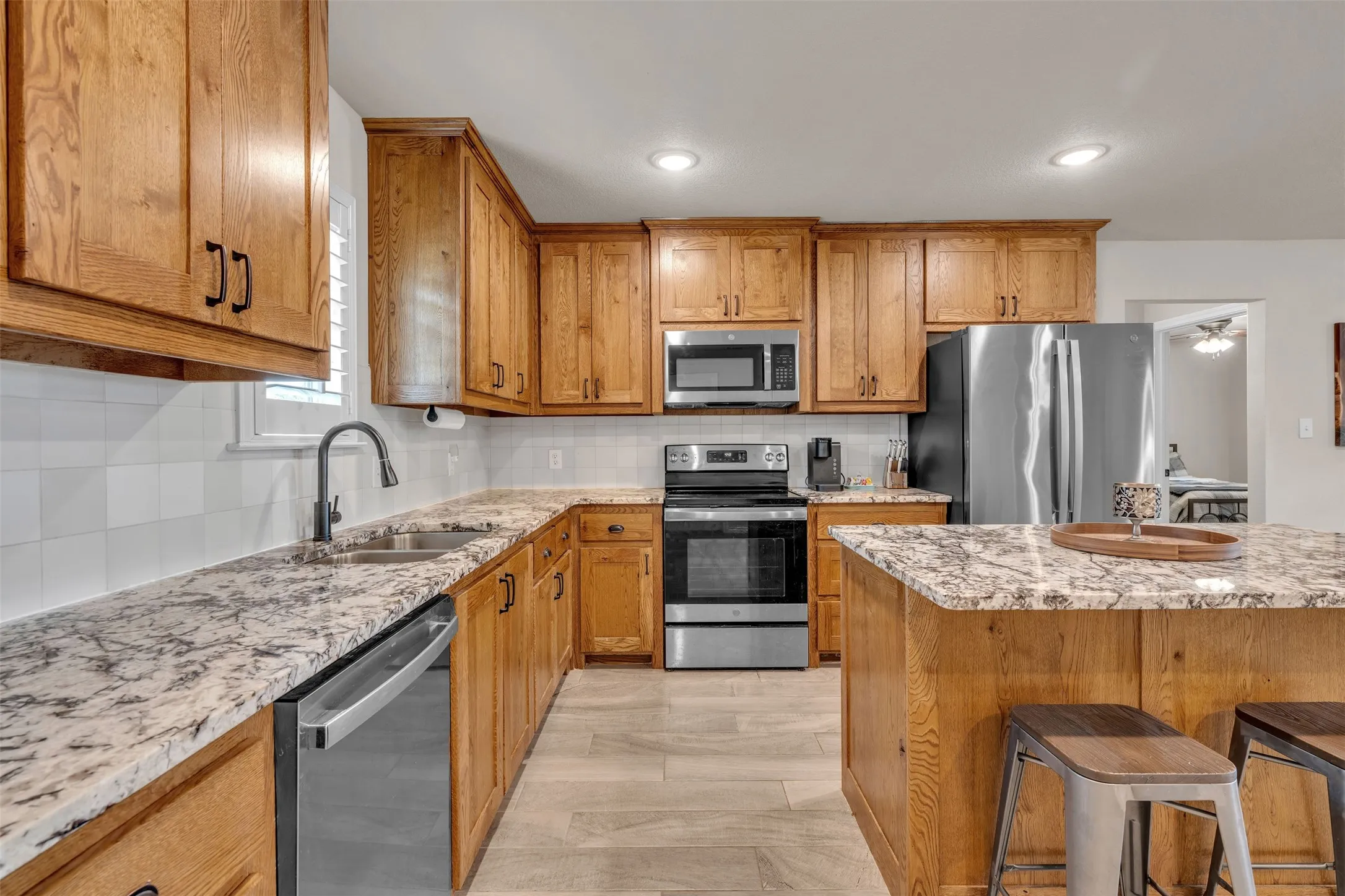 Single Family Residence For Sale in Parker County , 909 Erwin Road, Poolville, Texas 76487, 3 Bedroom, 2 Bathroom, 2 Garage spaces, 1,456 Sqft, built in 2022, mls#21372661, Real Estate Agent in Poolville, Homes For Sale in Parker county, Homes For Sale in Poolville, Realtor in Poolville Texas, Real Estate Brokerage Independent Realty Texas, Luminita Cordes Realtor