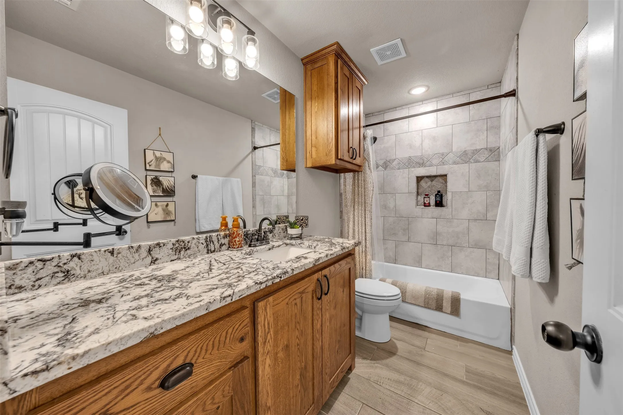 Bathroom between bedroom 2 & 3