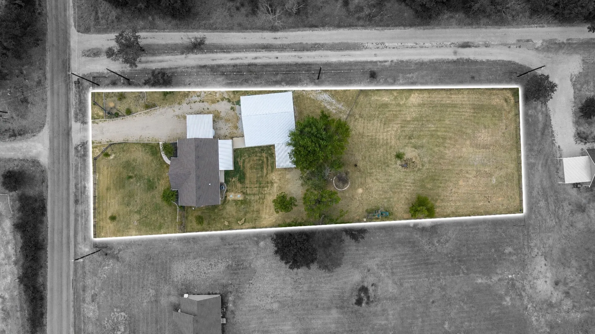 Single Family Residence For Sale in Parker County , 909 Erwin Road, Poolville, Texas 76487, 3 Bedroom, 2 Bathroom, 2 Garage spaces, 1,456 Sqft, built in 2022, mls#21372661, Real Estate Agent in Poolville, Homes For Sale in Parker county, Homes For Sale in Poolville, Realtor in Poolville Texas, Real Estate Brokerage Independent Realty Texas, Luminita Cordes Realtor