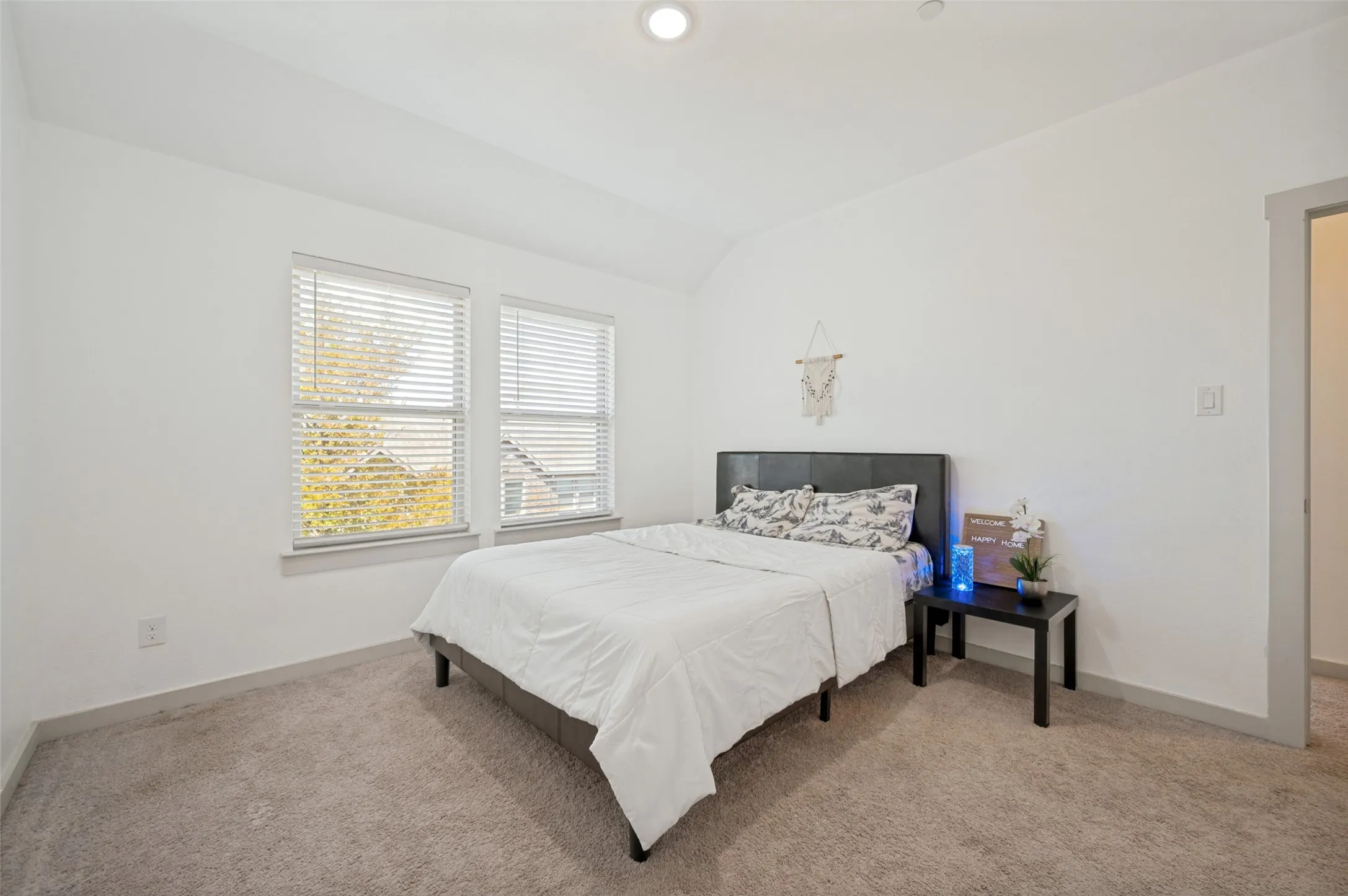 Split secondary bedrooms.