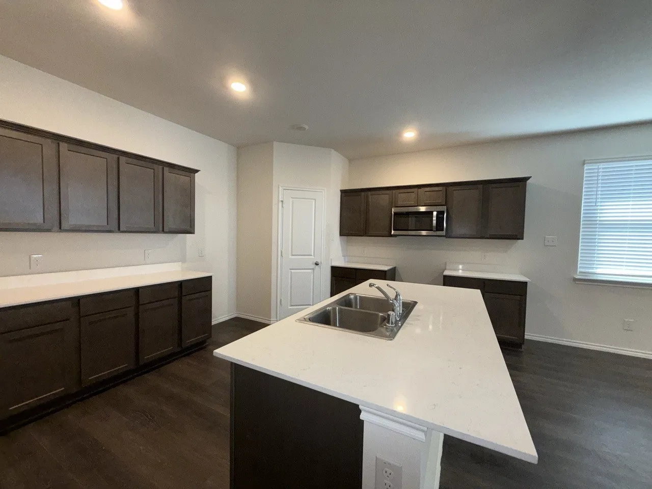 Single Family Residence For Sale in Kaufman County , 3537 Mildren Bend, Crandall, Texas 75114, 4 Bedroom, 4 Bathroom, 2 Garage spaces, 2,630 Sqft, built in 2022, mls#21368230, Real Estate Agent in Crandall, Homes For Sale in Kaufman county, Homes For Sale in Crandall, Realtor in Crandall Texas, Real Estate Brokerage Independent Realty Texas, Luminita Cordes Realtor