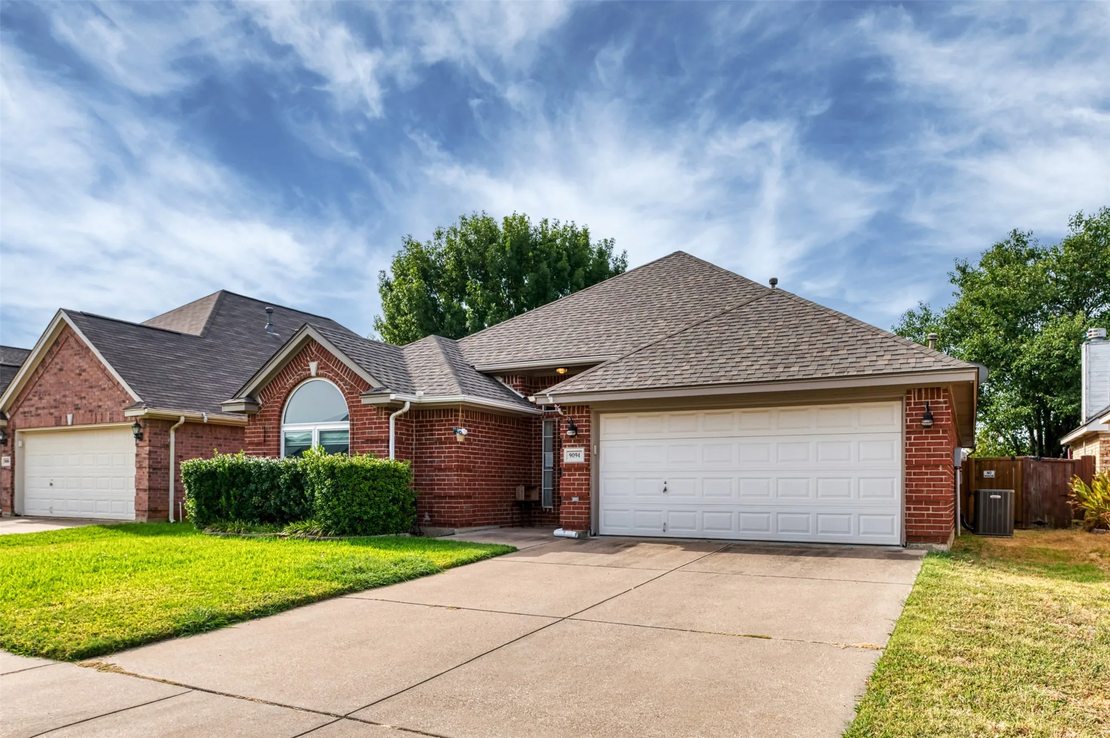 Single Family Residence For Sale in Tarrant County , 9094 Saranac Trail, Fort Worth, Texas 76118, 3 Bedroom, 2 Bathroom, 2 Garage spaces, 1,912 Sqft, built in 2001, mls#21348319, Real Estate Agent in Fort Worth, Homes For Sale in Tarrant county, Homes For Sale in Fort Worth, Realtor in Fort Worth Texas, Real Estate Brokerage Independent Realty Texas, Luminita Cordes Realtor