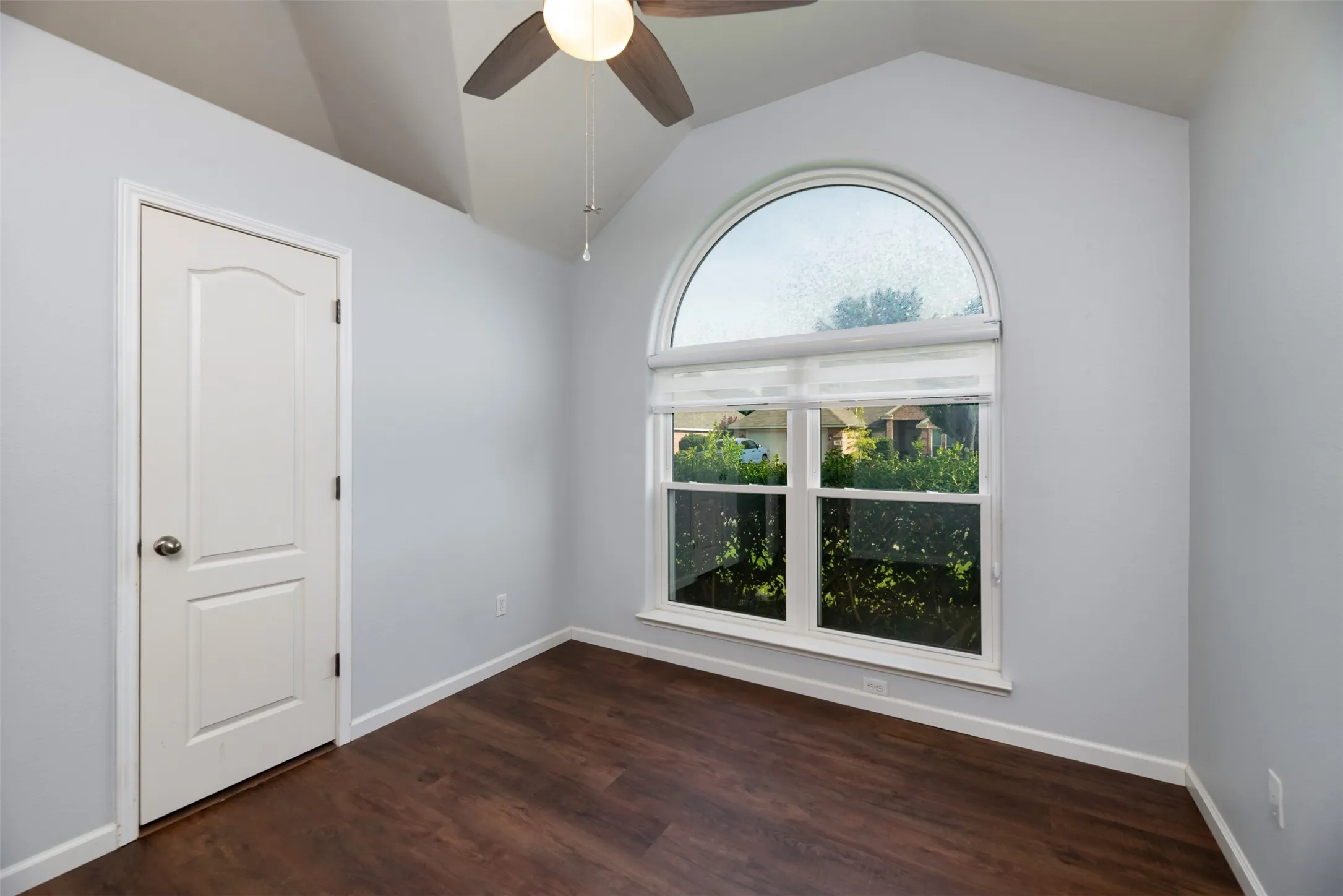 Single Family Residence For Sale in Tarrant County , 9094 Saranac Trail, Fort Worth, Texas 76118, 3 Bedroom, 2 Bathroom, 2 Garage spaces, 1,912 Sqft, built in 2001, mls#21348319, Real Estate Agent in Fort Worth, Homes For Sale in Tarrant county, Homes For Sale in Fort Worth, Realtor in Fort Worth Texas, Real Estate Brokerage Independent Realty Texas, Luminita Cordes Realtor