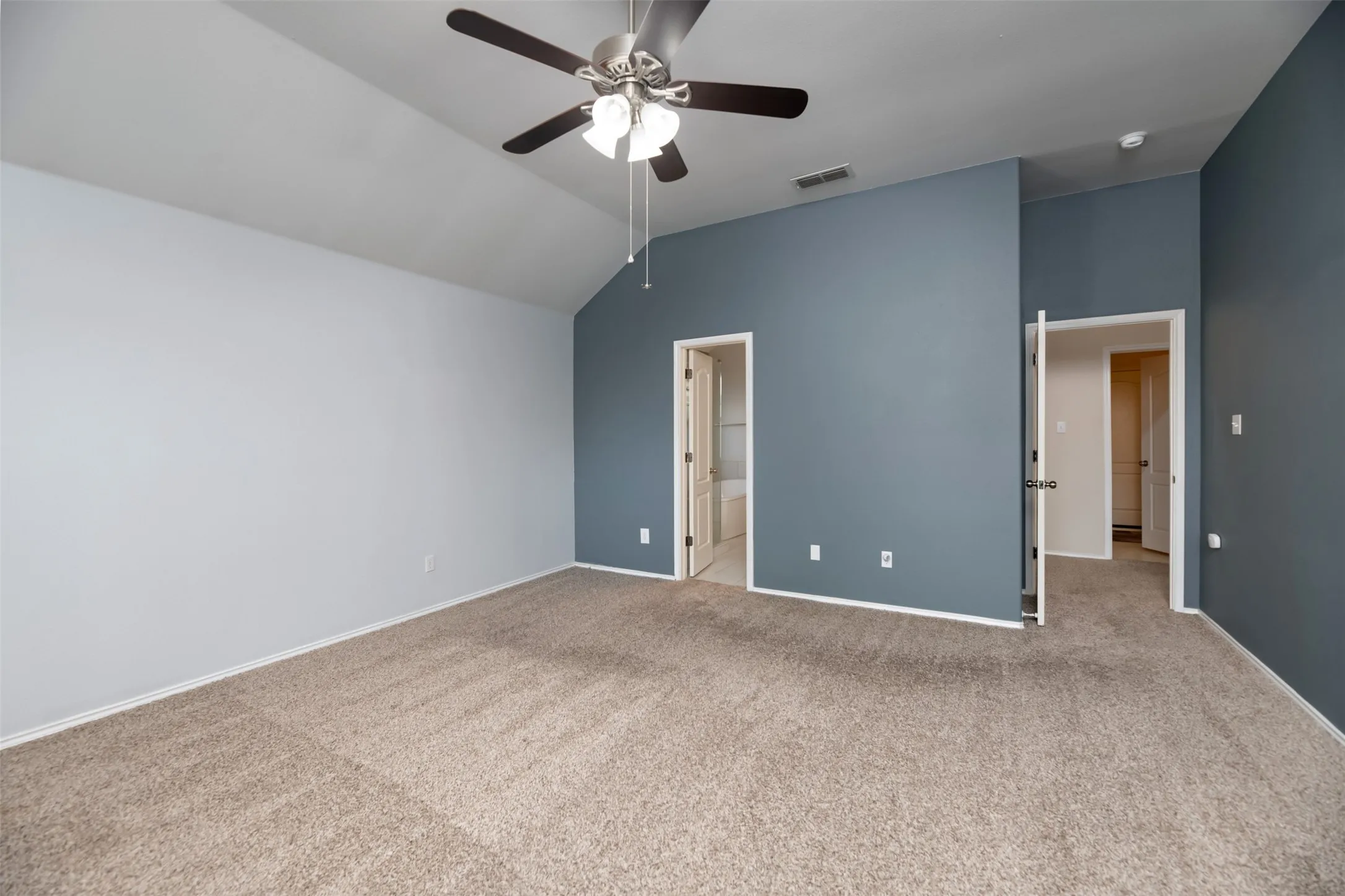 Single Family Residence For Sale in Tarrant County , 9094 Saranac Trail, Fort Worth, Texas 76118, 3 Bedroom, 2 Bathroom, 2 Garage spaces, 1,912 Sqft, built in 2001, mls#21348319, Real Estate Agent in Fort Worth, Homes For Sale in Tarrant county, Homes For Sale in Fort Worth, Realtor in Fort Worth Texas, Real Estate Brokerage Independent Realty Texas, Luminita Cordes Realtor