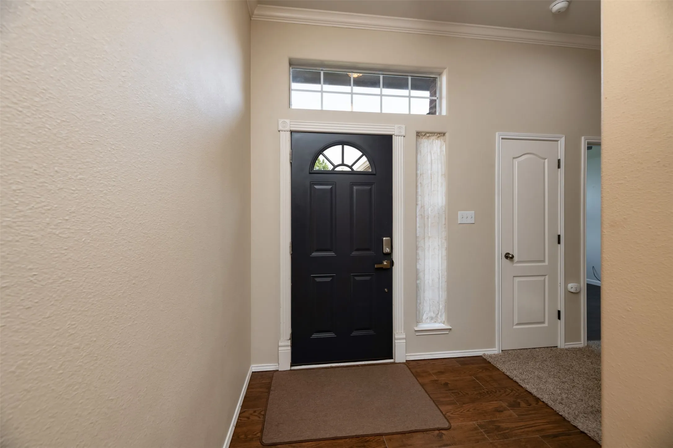 Single Family Residence For Sale in Tarrant County , 9094 Saranac Trail, Fort Worth, Texas 76118, 3 Bedroom, 2 Bathroom, 2 Garage spaces, 1,912 Sqft, built in 2001, mls#21348319, Real Estate Agent in Fort Worth, Homes For Sale in Tarrant county, Homes For Sale in Fort Worth, Realtor in Fort Worth Texas, Real Estate Brokerage Independent Realty Texas, Luminita Cordes Realtor