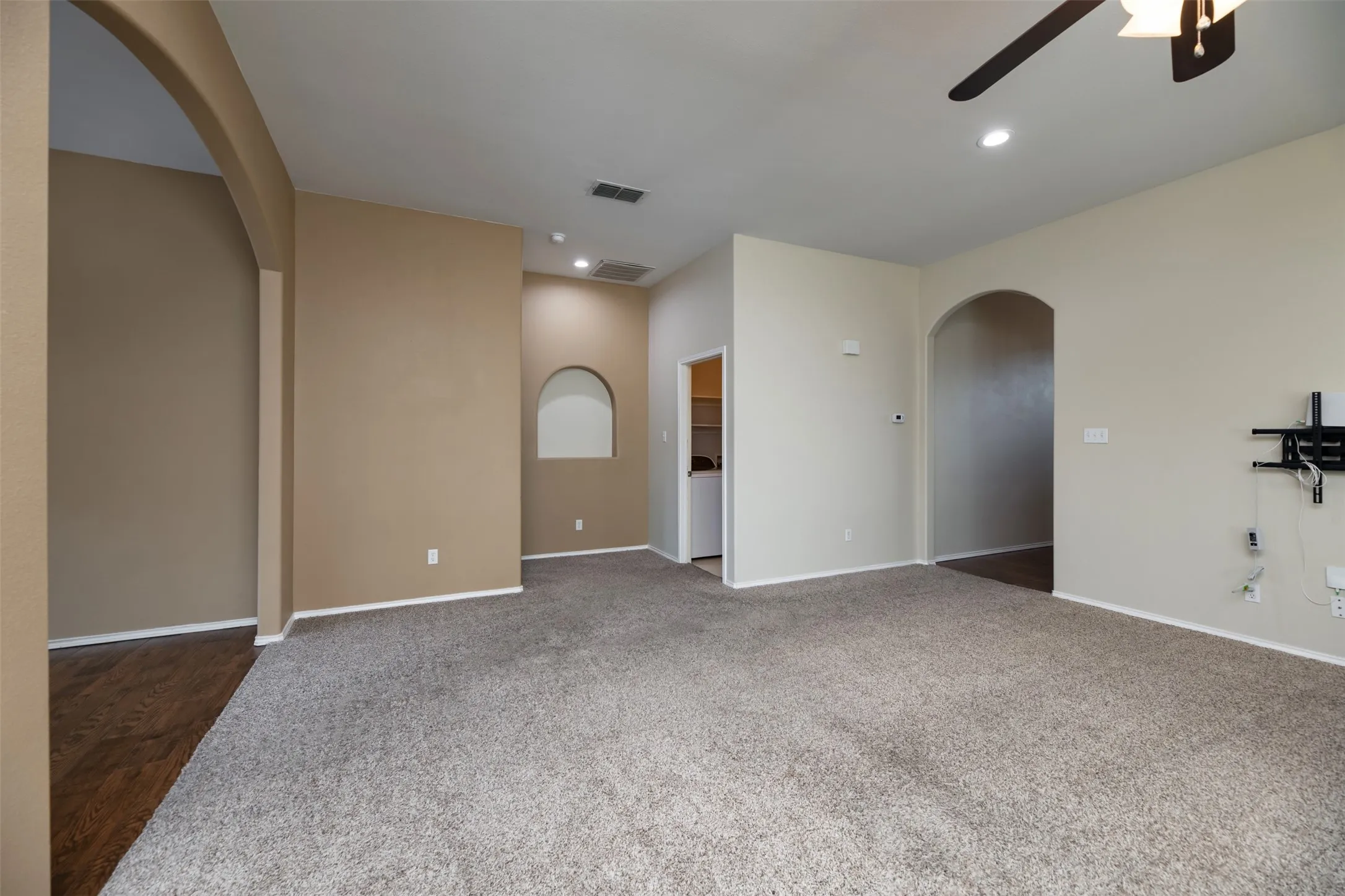 Single Family Residence For Sale in Tarrant County , 9094 Saranac Trail, Fort Worth, Texas 76118, 3 Bedroom, 2 Bathroom, 2 Garage spaces, 1,912 Sqft, built in 2001, mls#21348319, Real Estate Agent in Fort Worth, Homes For Sale in Tarrant county, Homes For Sale in Fort Worth, Realtor in Fort Worth Texas, Real Estate Brokerage Independent Realty Texas, Luminita Cordes Realtor