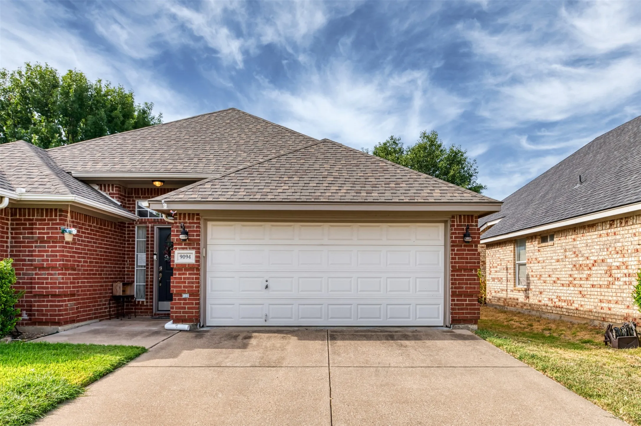 Single Family Residence For Sale in Tarrant County , 9094 Saranac Trail, Fort Worth, Texas 76118, 3 Bedroom, 2 Bathroom, 2 Garage spaces, 1,912 Sqft, built in 2001, mls#21348319, Real Estate Agent in Fort Worth, Homes For Sale in Tarrant county, Homes For Sale in Fort Worth, Realtor in Fort Worth Texas, Real Estate Brokerage Independent Realty Texas, Luminita Cordes Realtor