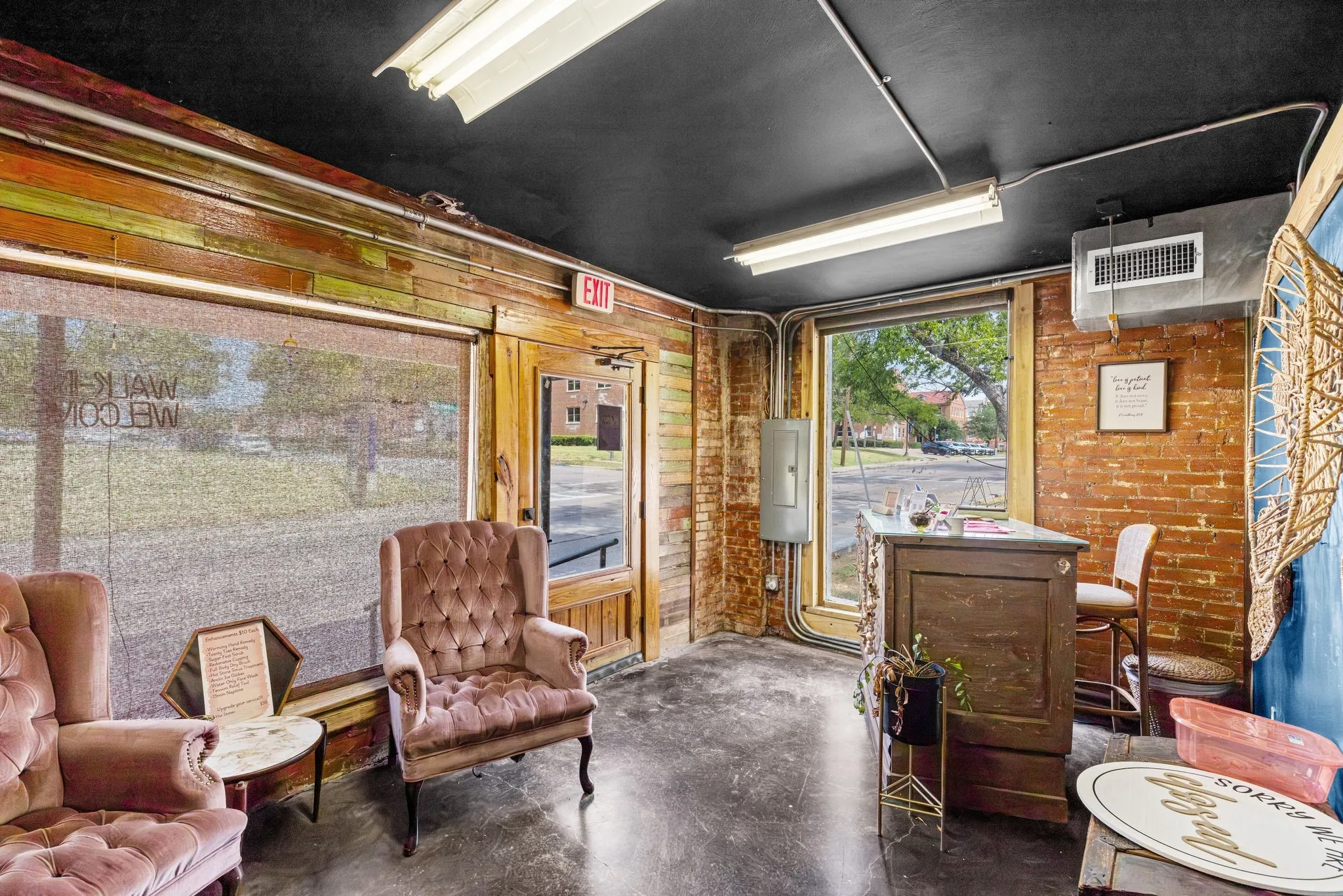 For Sale in Hunt County , 2006 MONROE, Commerce, Texas 75428, 3 Bedroom, 3 Bathroom, Garage spaces, 5,440 Sqft, built in 1960, mls#21373472, Real Estate Agent in Commerce, Homes For Sale in Hunt county, Homes For Sale in Commerce, Realtor in Commerce Texas, Real Estate Brokerage Independent Realty Texas, Luminita Cordes Realtor