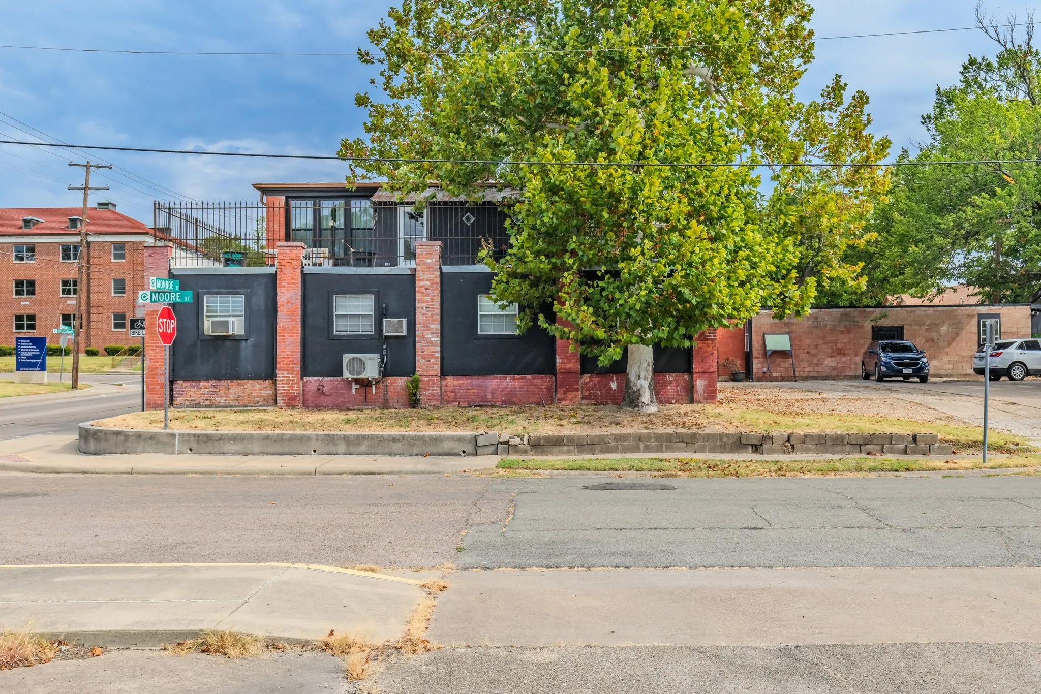 For Sale in Hunt County , 2006 MONROE, Commerce, Texas 75428, 3 Bedroom, 3 Bathroom, Garage spaces, 5,440 Sqft, built in 1960, mls#21373472, Real Estate Agent in Commerce, Homes For Sale in Hunt county, Homes For Sale in Commerce, Realtor in Commerce Texas, Real Estate Brokerage Independent Realty Texas, Luminita Cordes Realtor