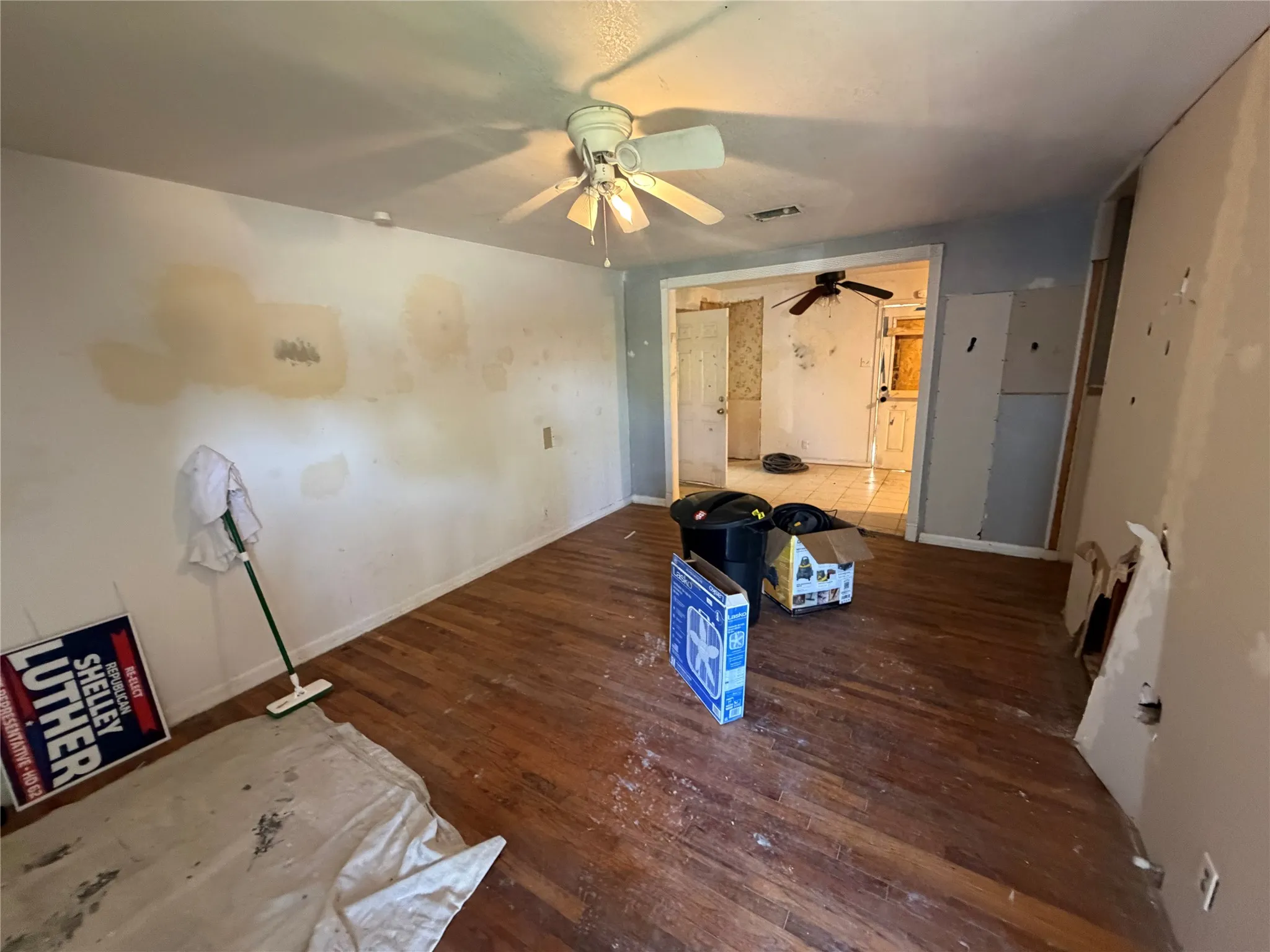 Single Family Residence For Sale in Grayson County , 1305 N Brents Avenue, Sherman, Texas 75090, 4 Bedroom, 2 Bathroom, 1 Garage spaces, 1,012 Sqft, built in 1948, mls#21373477, Real Estate Agent in Sherman, Homes For Sale in Grayson county, Homes For Sale in Sherman, Realtor in Sherman Texas, Real Estate Brokerage Independent Realty Texas, Luminita Cordes Realtor
