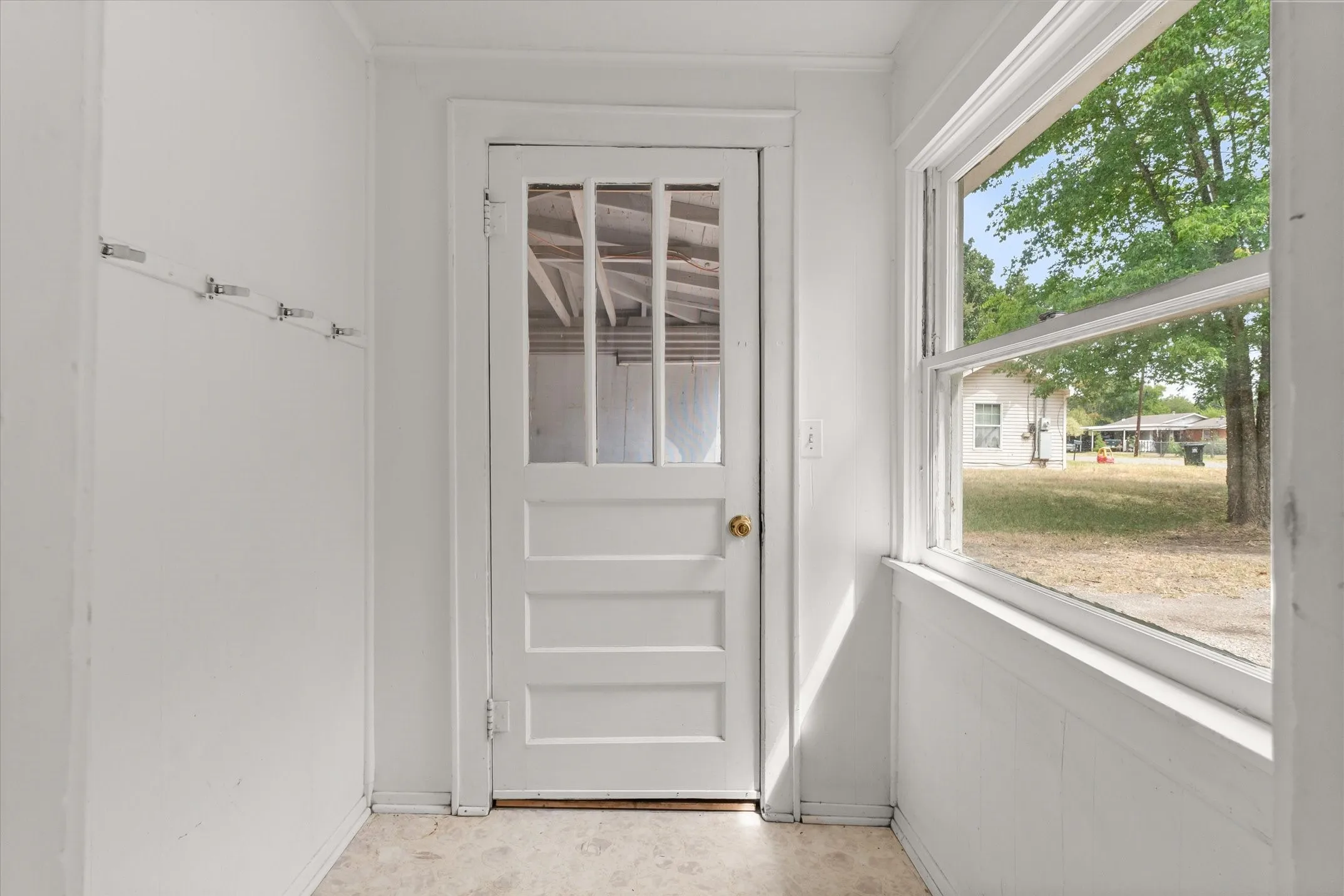 Single Family Residence For Sale in Van Zandt County , 909 N Naid Street, Grand Saline, Texas 75140, 3 Bedroom, 2 Bathroom, Garage spaces, 1,522 Sqft, built in 1957, mls#21373478, Real Estate Agent in Grand Saline, Homes For Sale in Van Zandt county, Homes For Sale in Grand Saline, Realtor in Grand Saline Texas, Real Estate Brokerage Independent Realty Texas, Luminita Cordes Realtor