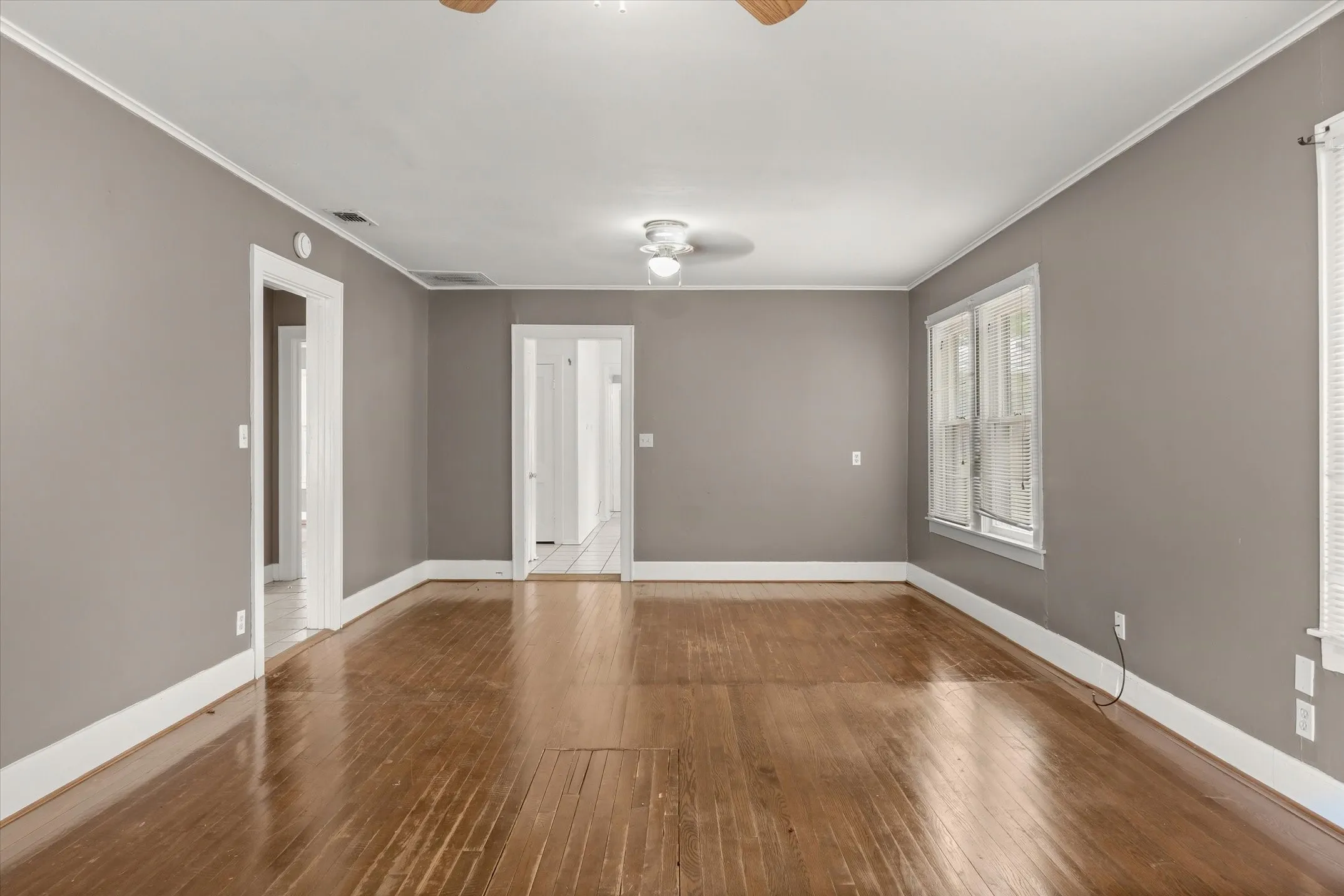 Single Family Residence For Sale in Van Zandt County , 909 N Naid Street, Grand Saline, Texas 75140, 3 Bedroom, 2 Bathroom, Garage spaces, 1,522 Sqft, built in 1957, mls#21373478, Real Estate Agent in Grand Saline, Homes For Sale in Van Zandt county, Homes For Sale in Grand Saline, Realtor in Grand Saline Texas, Real Estate Brokerage Independent Realty Texas, Luminita Cordes Realtor