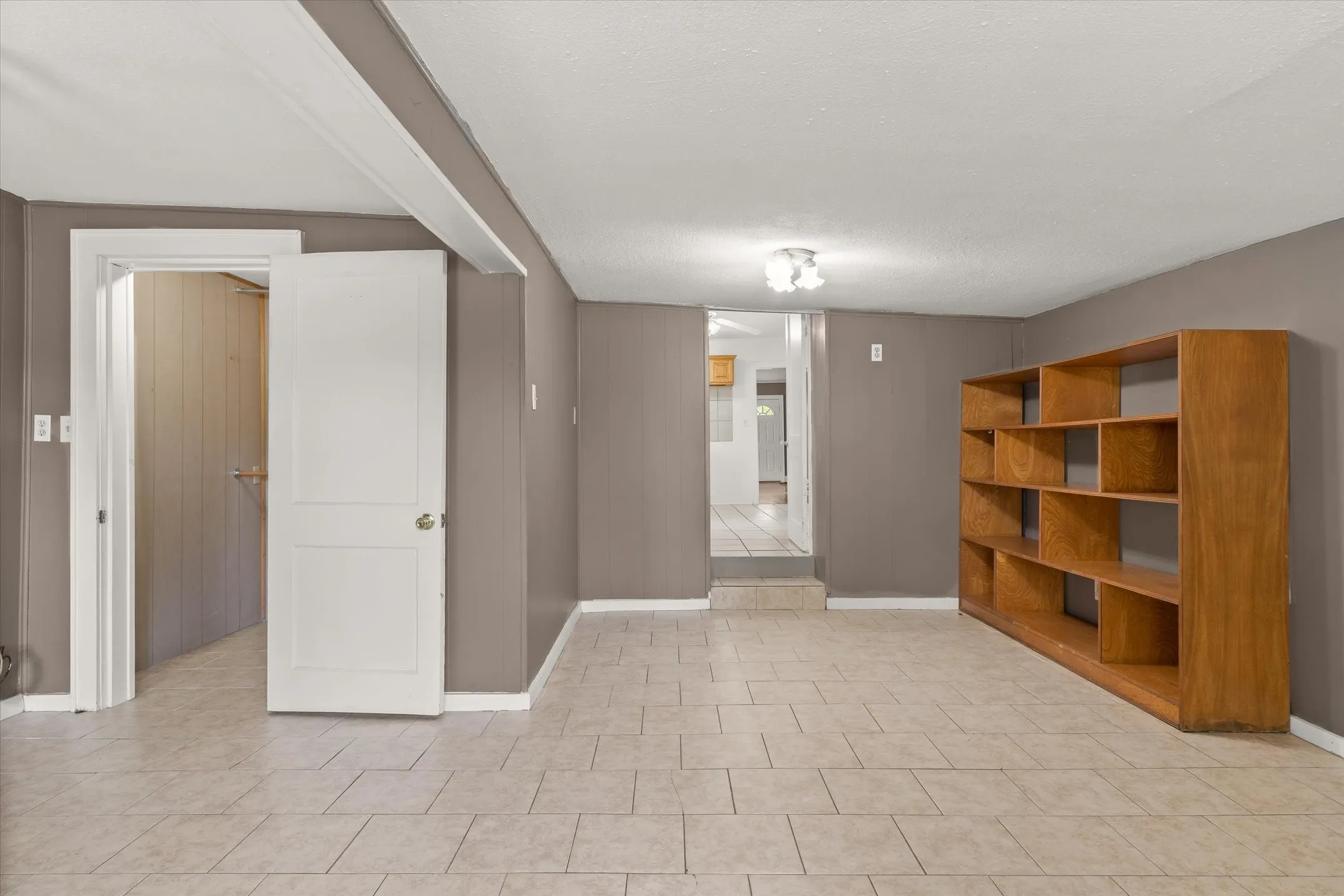 Single Family Residence For Sale in Van Zandt County , 909 N Naid Street, Grand Saline, Texas 75140, 3 Bedroom, 2 Bathroom, Garage spaces, 1,522 Sqft, built in 1957, mls#21373478, Real Estate Agent in Grand Saline, Homes For Sale in Van Zandt county, Homes For Sale in Grand Saline, Realtor in Grand Saline Texas, Real Estate Brokerage Independent Realty Texas, Luminita Cordes Realtor