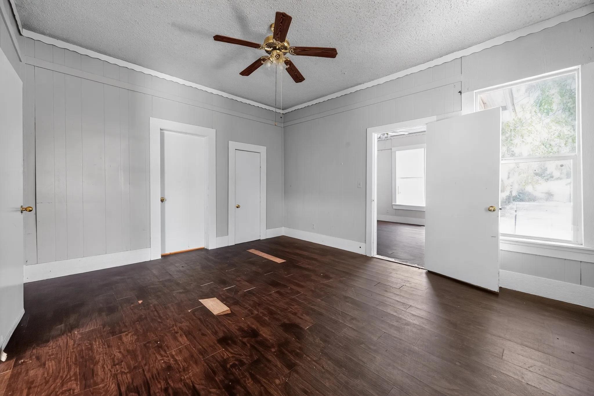 Duplex For Sale in Fannin County , 514 W 6th Street, Bonham, Texas 75418, 5 Bedroom, 4 Bathroom, Garage spaces, 0 Sqft, built in 1945, mls#21373484, Real Estate Agent in Bonham, Homes For Sale in Fannin county, Homes For Sale in Bonham, Realtor in Bonham Texas, Real Estate Brokerage Independent Realty Texas, Luminita Cordes Realtor