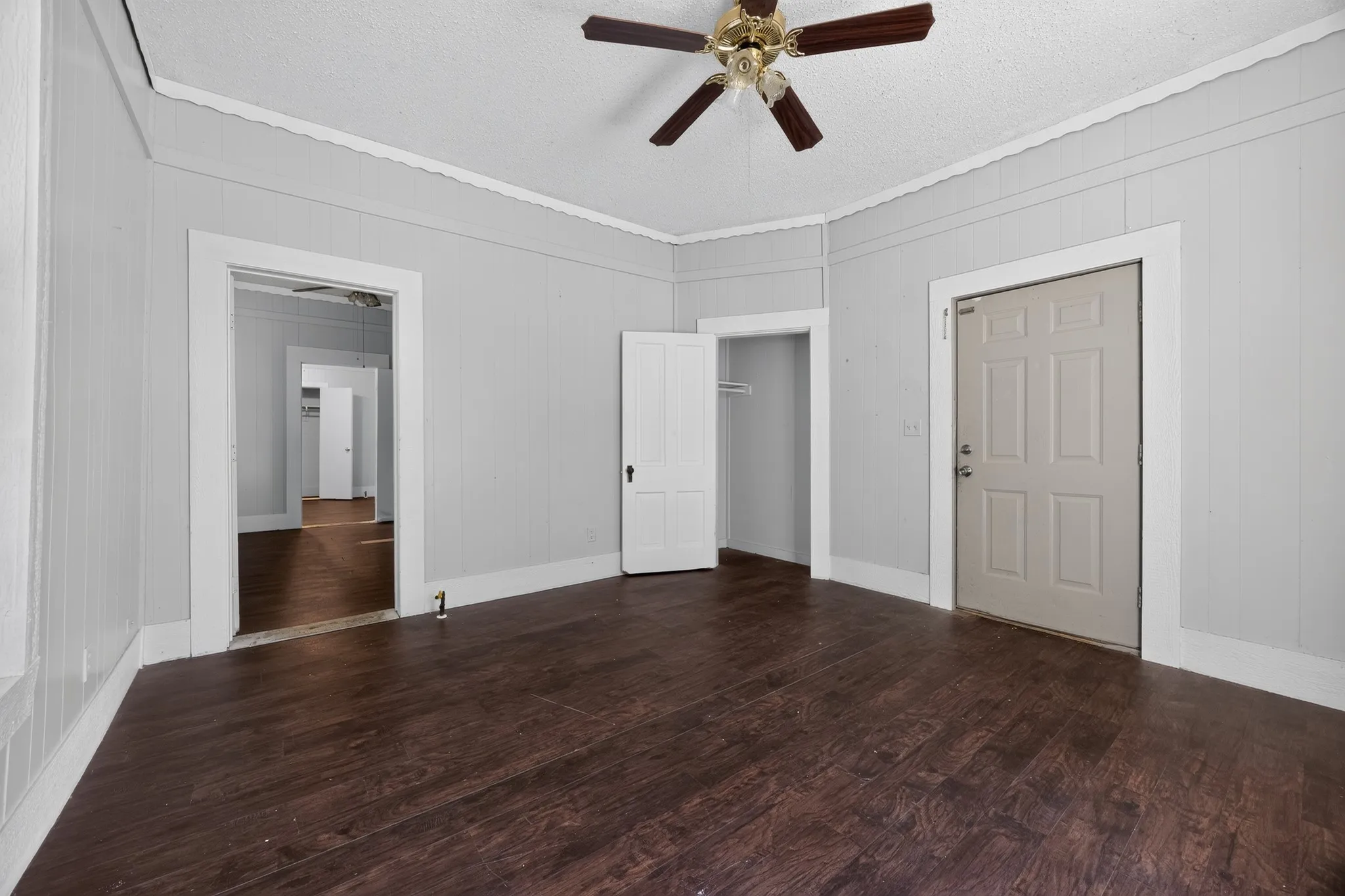 Duplex For Sale in Fannin County , 514 W 6th Street, Bonham, Texas 75418, 5 Bedroom, 4 Bathroom, Garage spaces, 0 Sqft, built in 1945, mls#21373484, Real Estate Agent in Bonham, Homes For Sale in Fannin county, Homes For Sale in Bonham, Realtor in Bonham Texas, Real Estate Brokerage Independent Realty Texas, Luminita Cordes Realtor