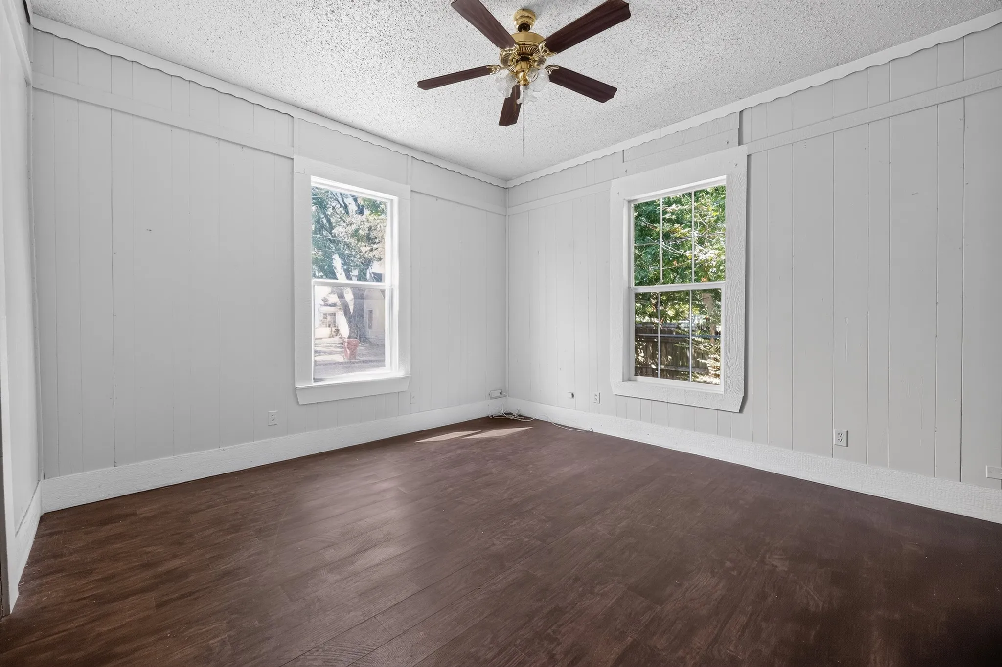 Duplex For Sale in Fannin County , 514 W 6th Street, Bonham, Texas 75418, 5 Bedroom, 4 Bathroom, Garage spaces, 0 Sqft, built in 1945, mls#21373484, Real Estate Agent in Bonham, Homes For Sale in Fannin county, Homes For Sale in Bonham, Realtor in Bonham Texas, Real Estate Brokerage Independent Realty Texas, Luminita Cordes Realtor