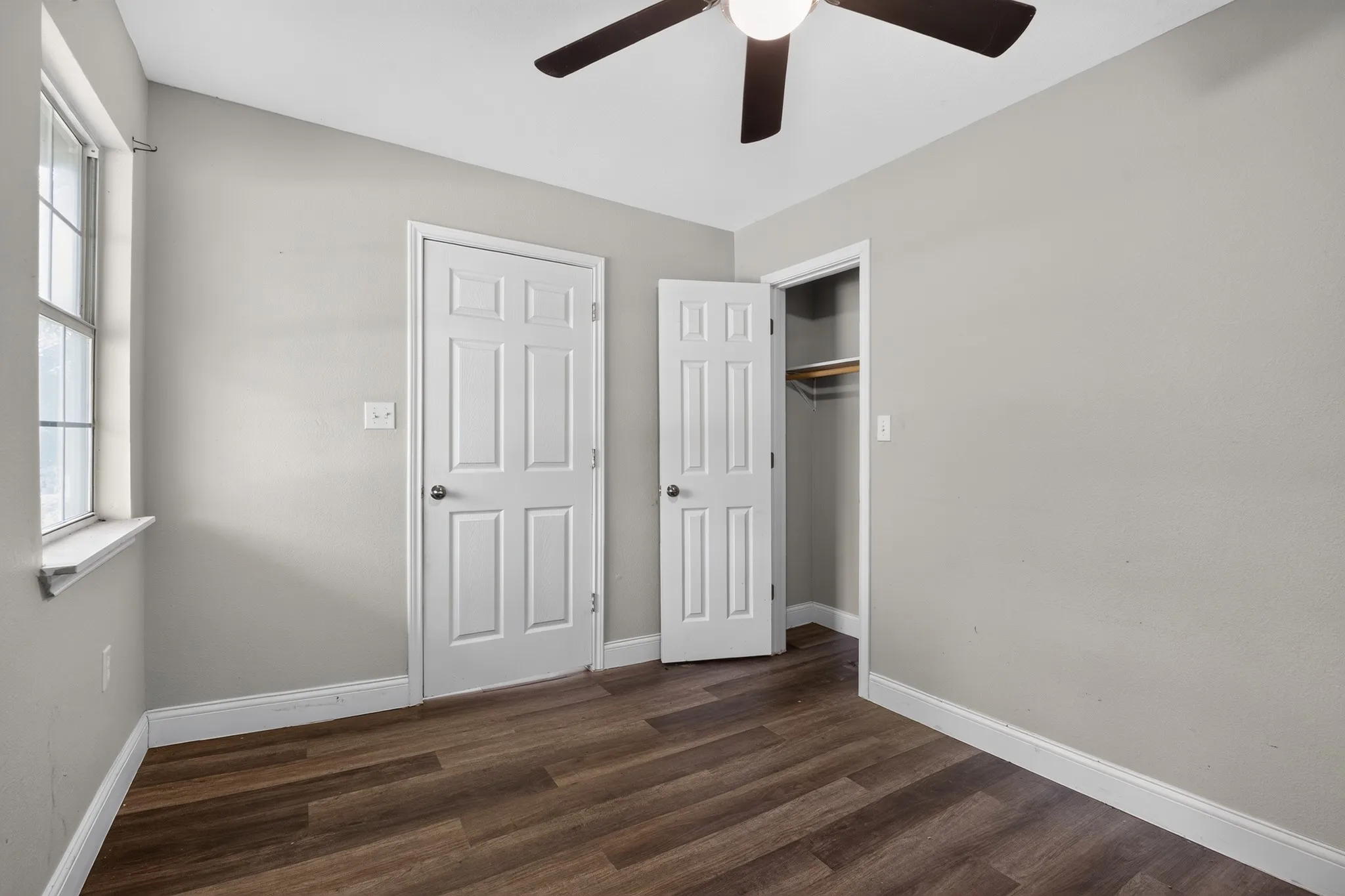 Duplex For Sale in Fannin County , 514 W 6th Street, Bonham, Texas 75418, 5 Bedroom, 4 Bathroom, Garage spaces, 0 Sqft, built in 1945, mls#21373484, Real Estate Agent in Bonham, Homes For Sale in Fannin county, Homes For Sale in Bonham, Realtor in Bonham Texas, Real Estate Brokerage Independent Realty Texas, Luminita Cordes Realtor