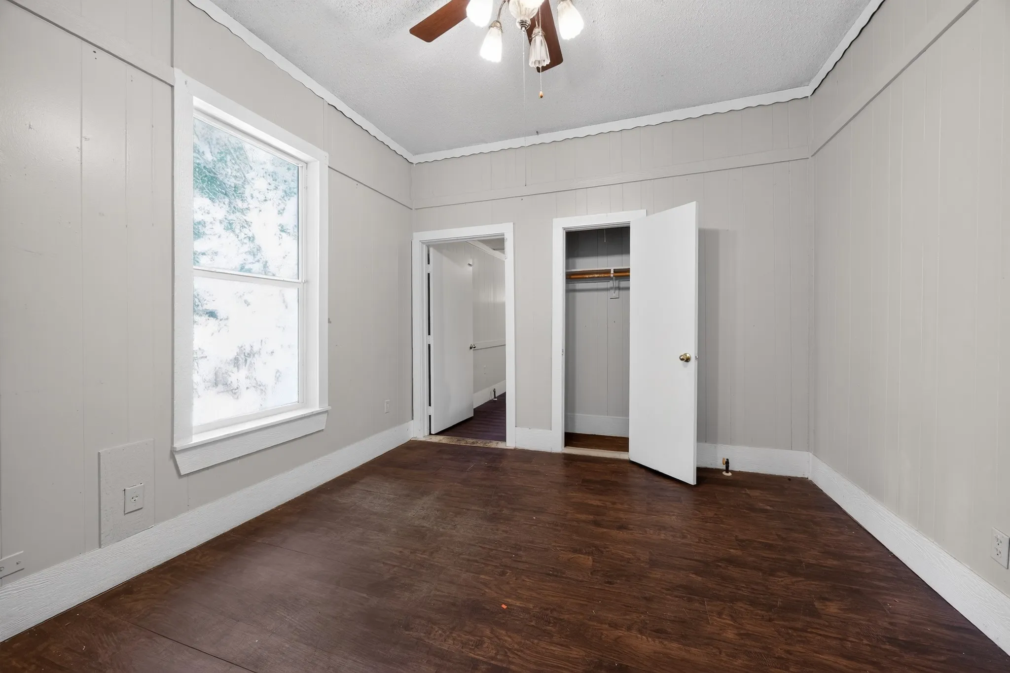 Duplex For Sale in Fannin County , 514 W 6th Street, Bonham, Texas 75418, 5 Bedroom, 4 Bathroom, Garage spaces, 0 Sqft, built in 1945, mls#21373484, Real Estate Agent in Bonham, Homes For Sale in Fannin county, Homes For Sale in Bonham, Realtor in Bonham Texas, Real Estate Brokerage Independent Realty Texas, Luminita Cordes Realtor