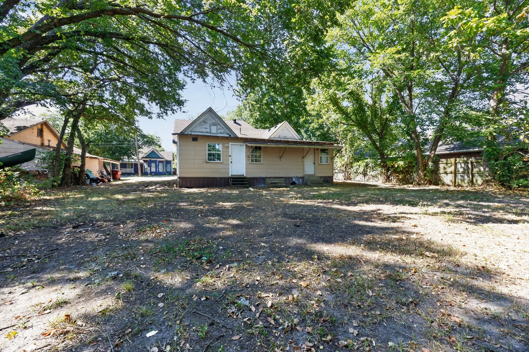 Duplex For Sale in Fannin County , 514 W 6th Street, Bonham, Texas 75418, 5 Bedroom, 4 Bathroom, Garage spaces, 0 Sqft, built in 1945, mls#21373484, Real Estate Agent in Bonham, Homes For Sale in Fannin county, Homes For Sale in Bonham, Realtor in Bonham Texas, Real Estate Brokerage Independent Realty Texas, Luminita Cordes Realtor